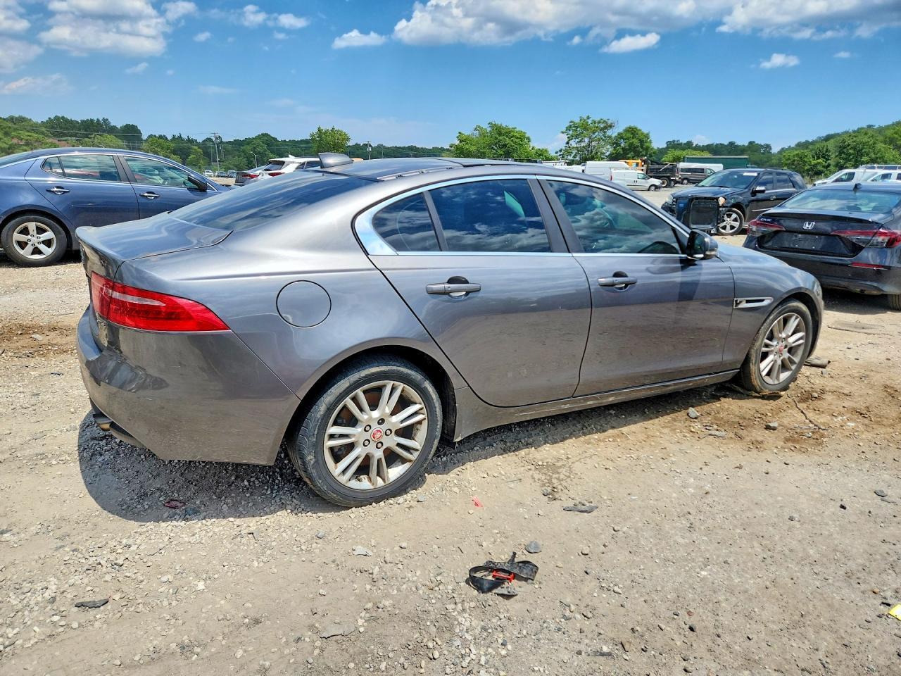 2019 JAGUAR XE — фото 3