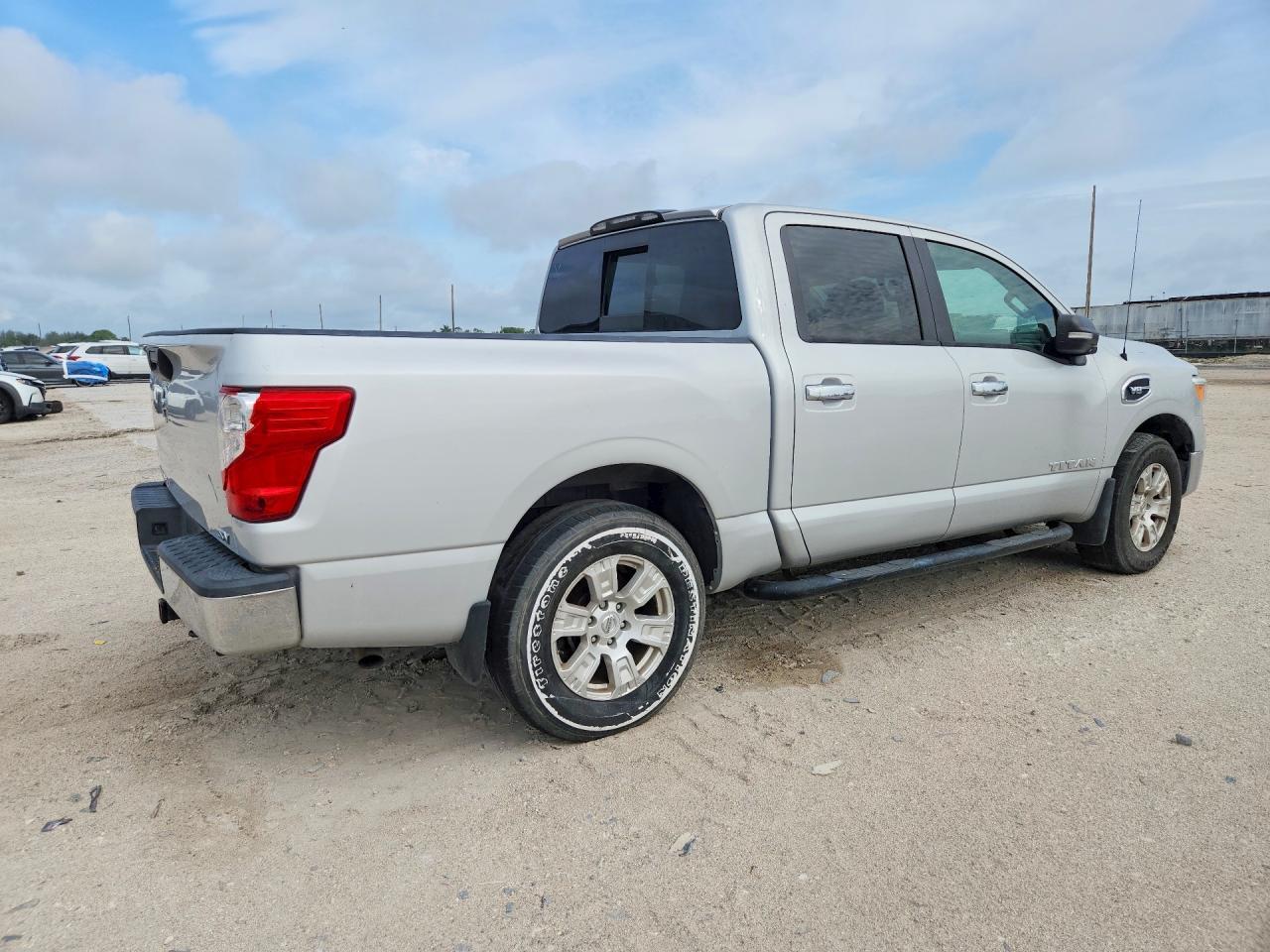 2017 NISSAN TITAN — фото 3