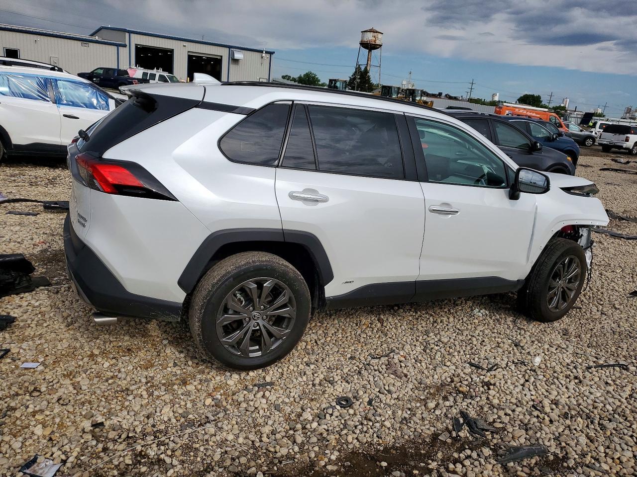 2024 TOYOTA RAV4 HYBRID — фото 3