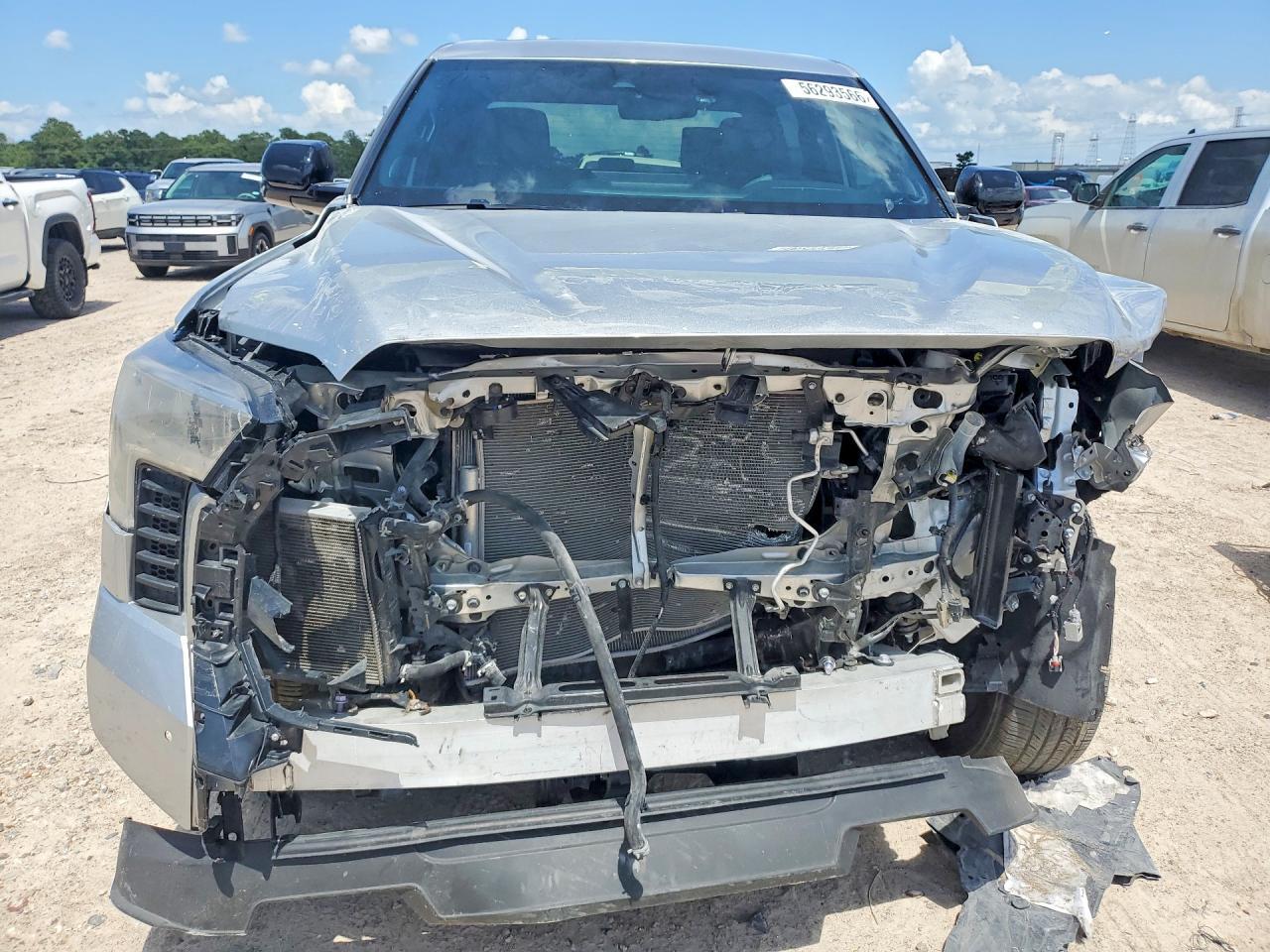 TOYOTA TUNDRA