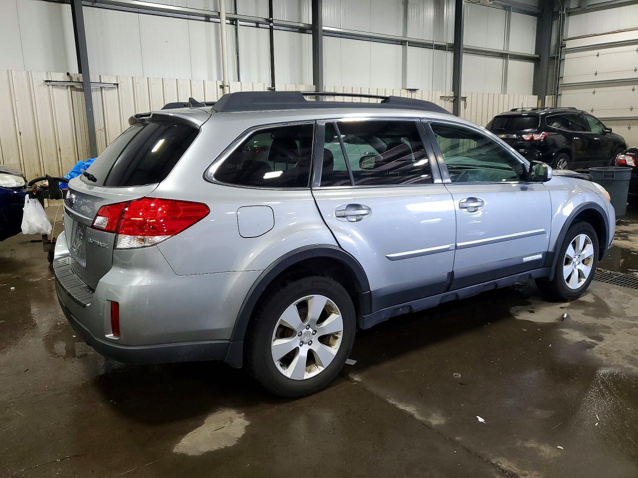 2011 SUBARU LEGACY — фото 3