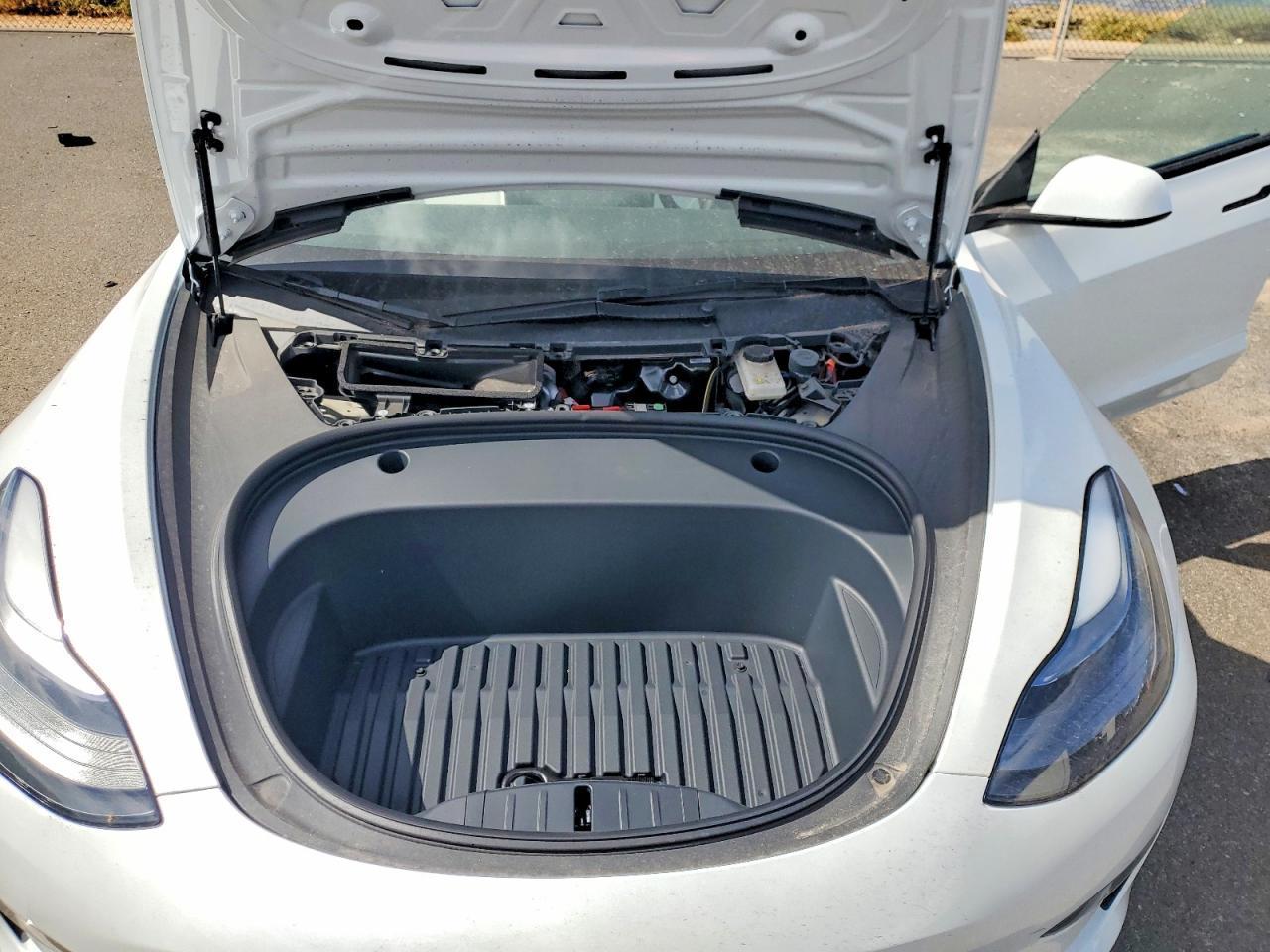 2023 TESLA MODEL 3 — фото 11