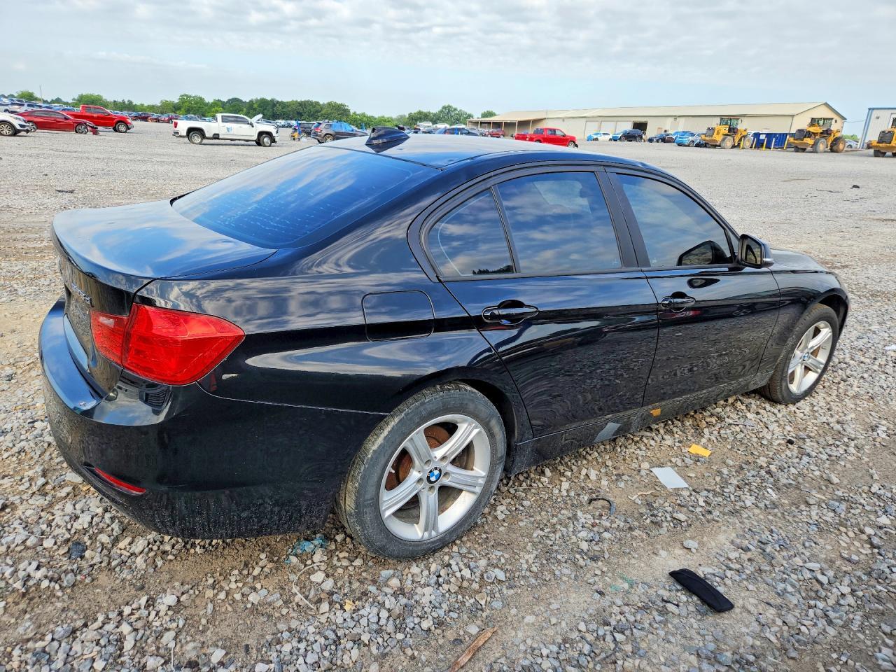 2014 BMW 3 SERIES — фото 3