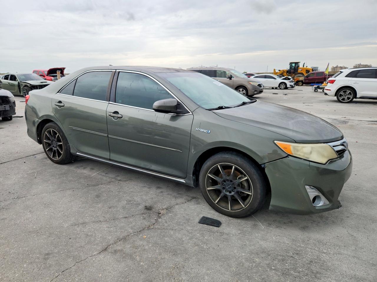 2012 TOYOTA CAMRY HYBRID — фото 4