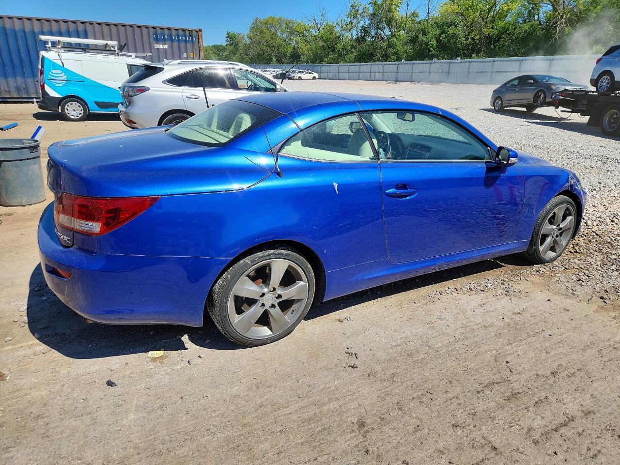 2010 LEXUS IS 250 — фото 3