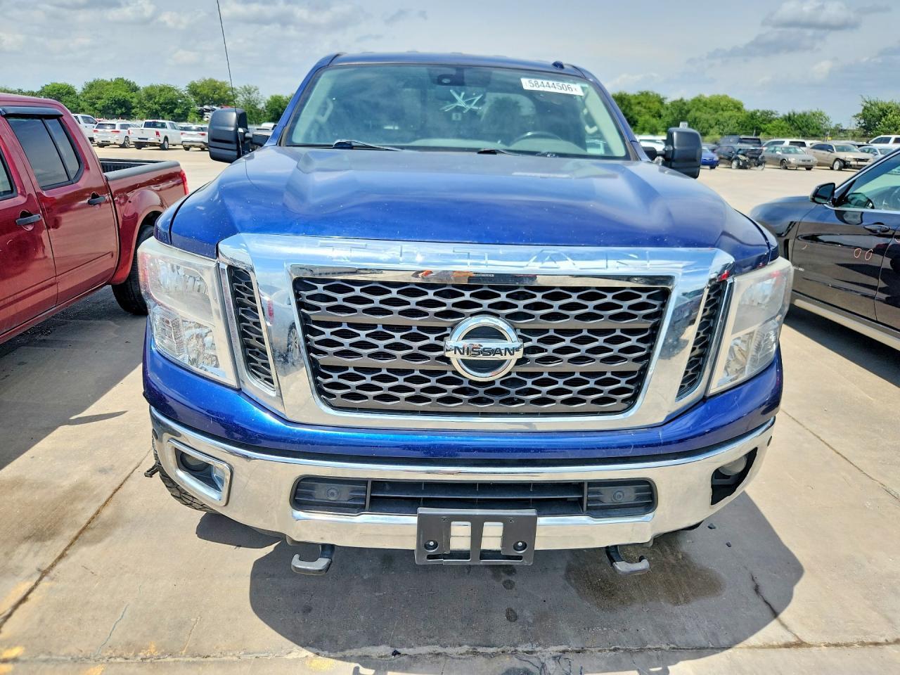 2017 NISSAN TITAN — фото 5