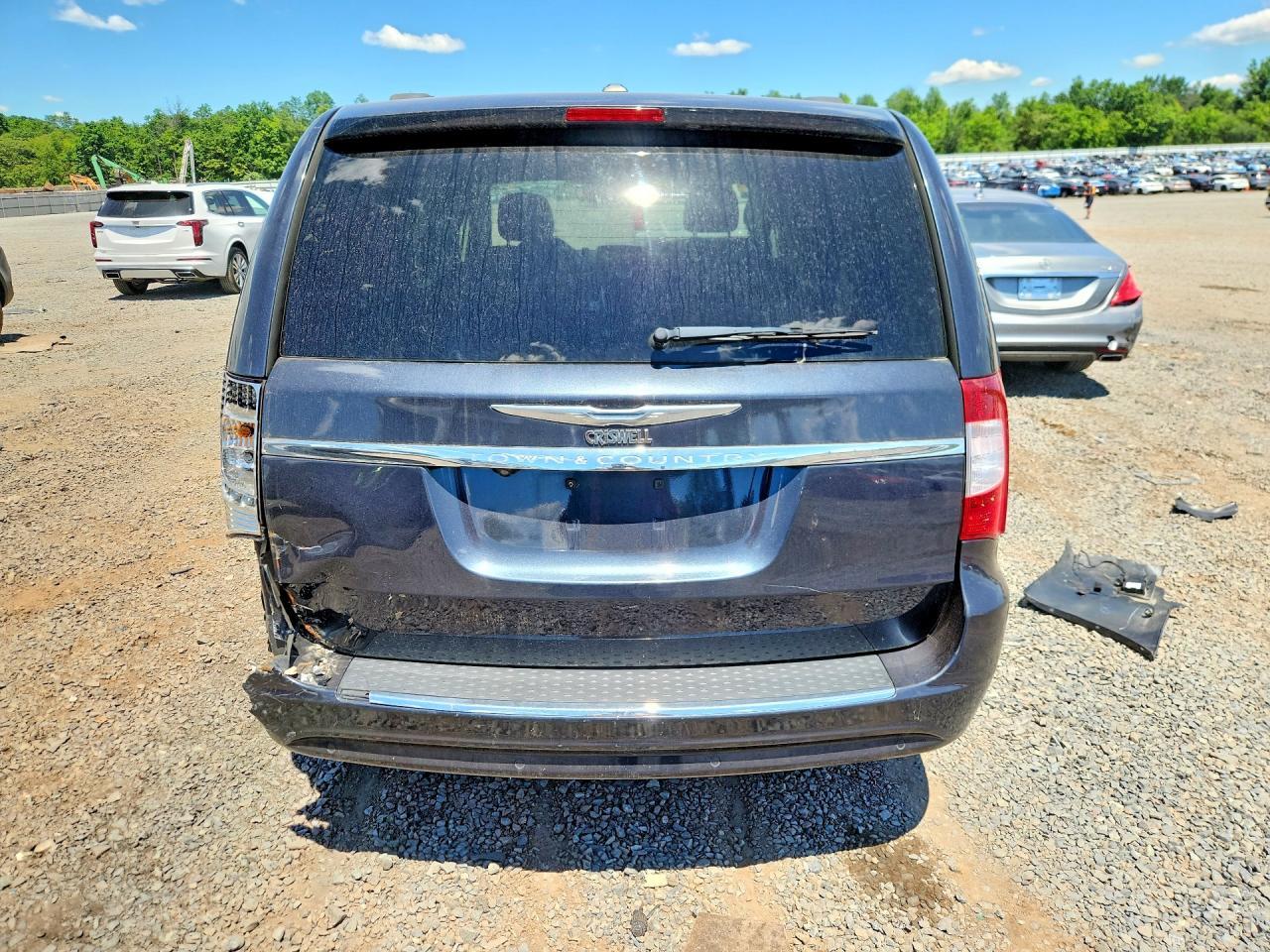 CHRYSLER TOWN & COUNTRY