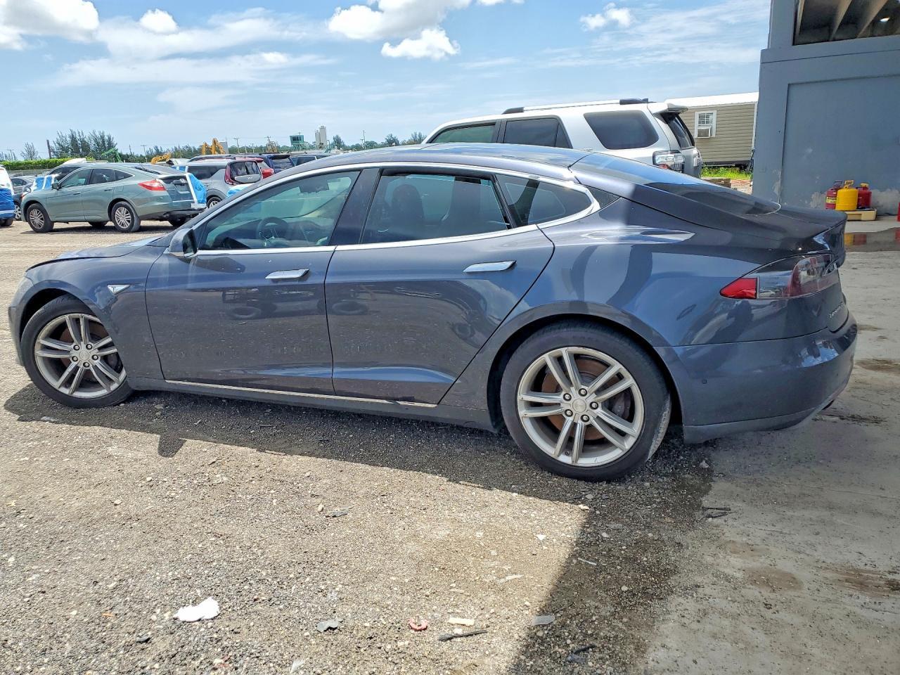 2016 TESLA MODEL S — фото 2
