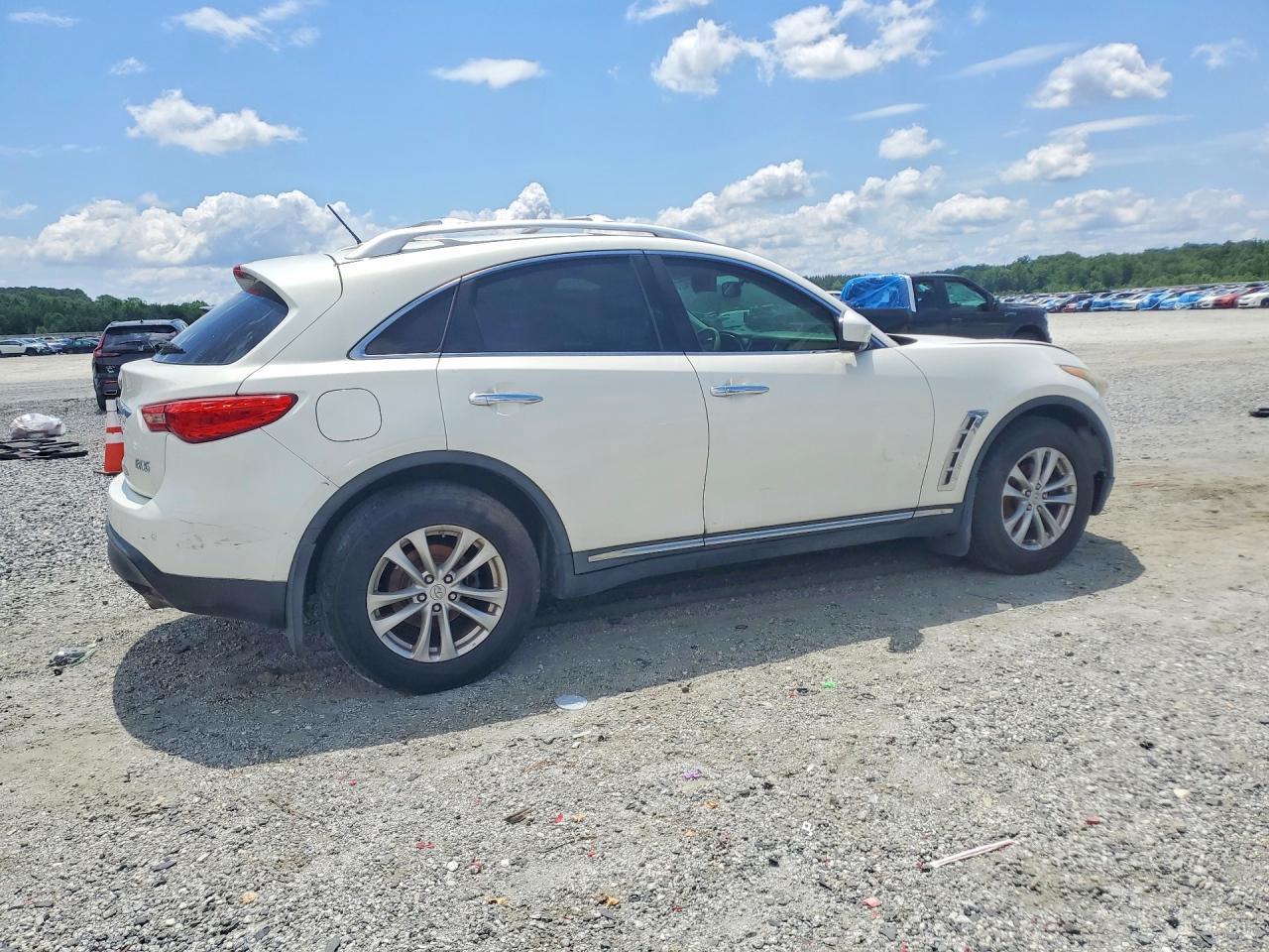 INFINITI FX35