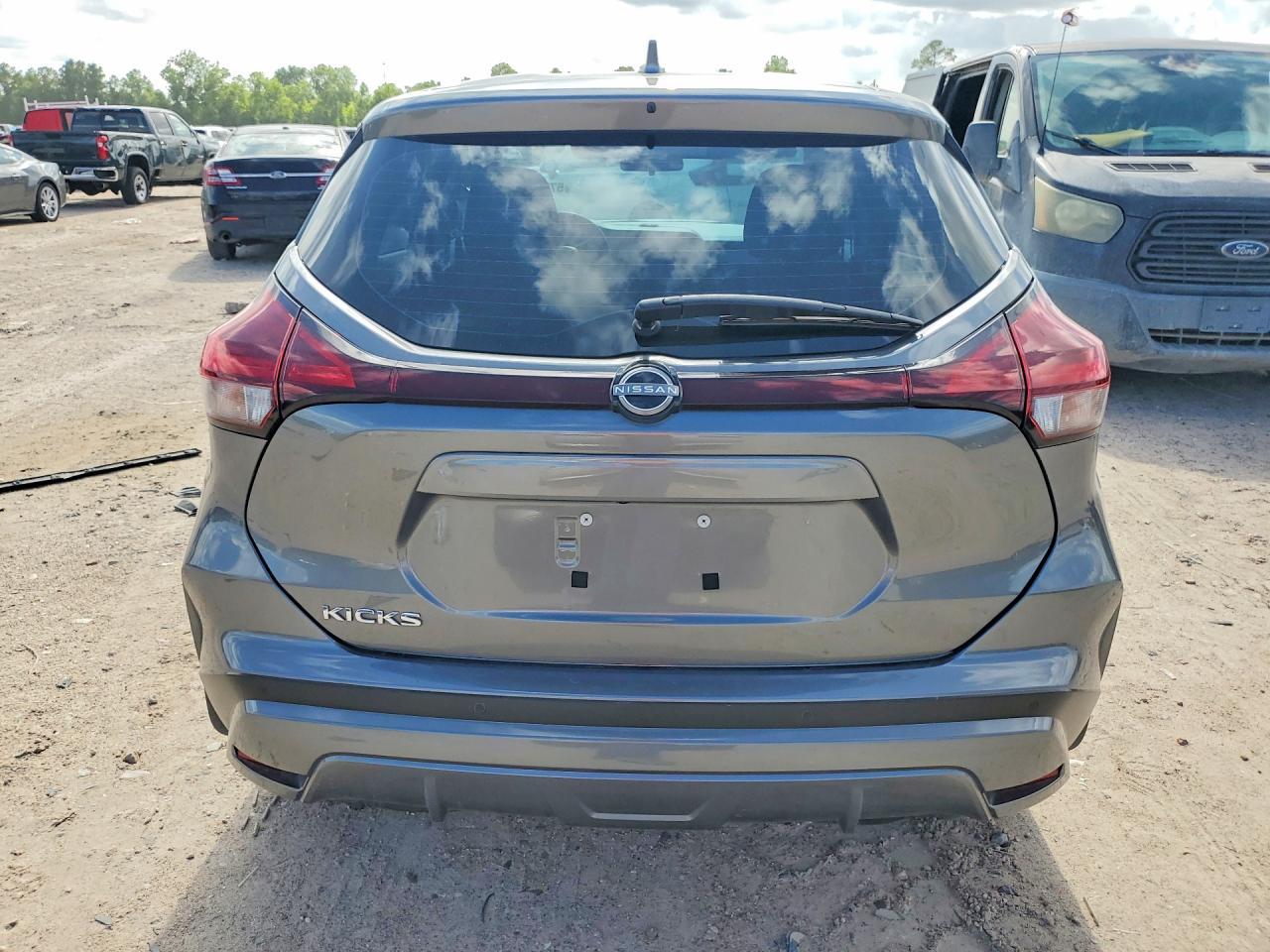 NISSAN KICKS