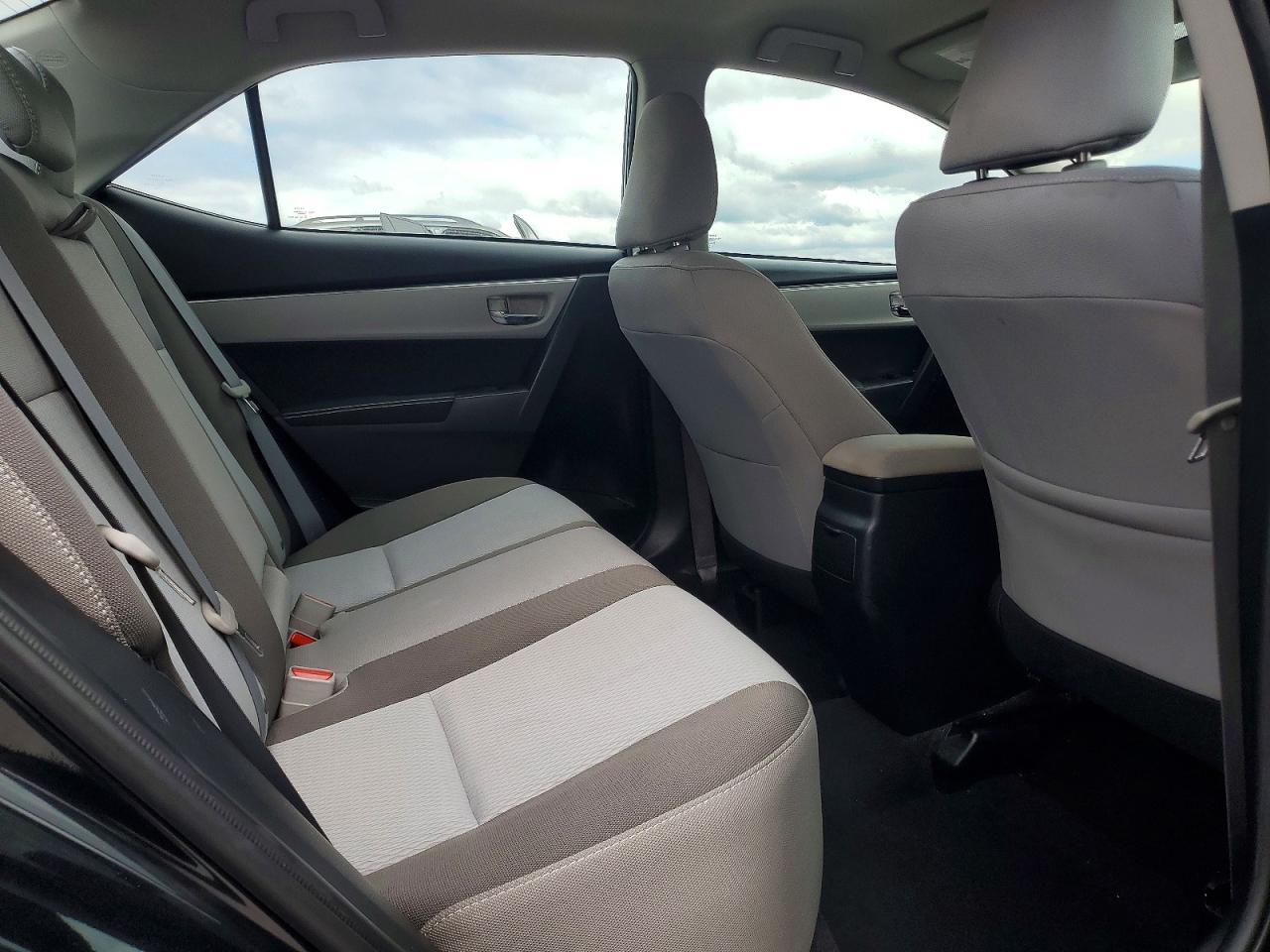 2017 TOYOTA COROLLA — фото 10