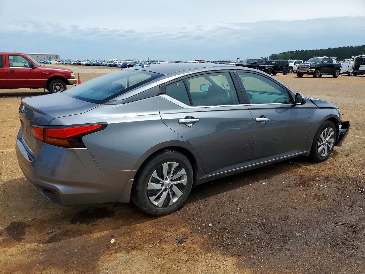 2019 NISSAN ALTIMA — фото 3