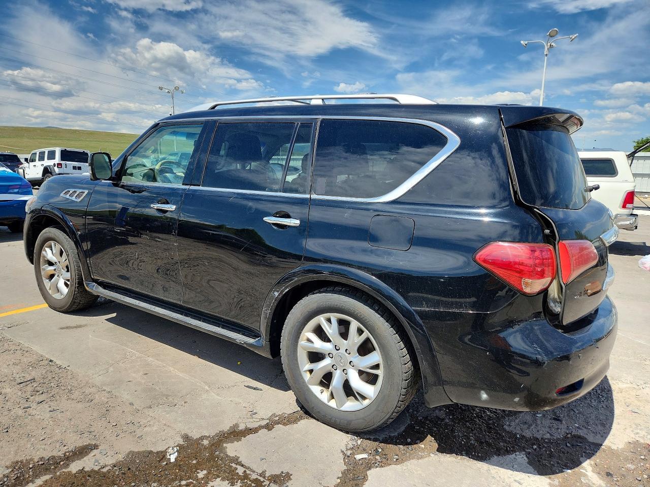 2013 INFINITI QX56 — фото 2