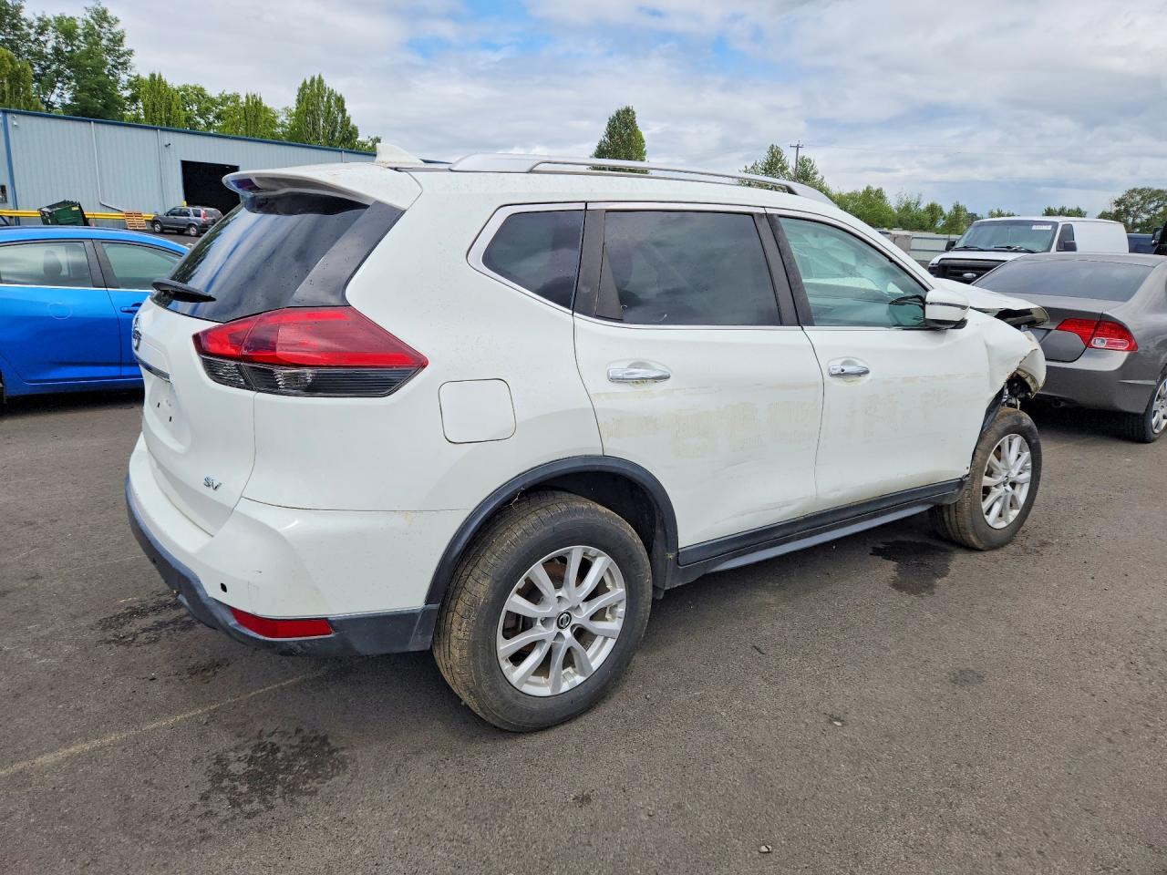 2017 NISSAN ROGUE — фото 3