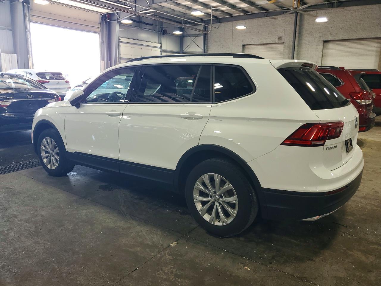 2018 VOLKSWAGEN TIGUAN — фото 2