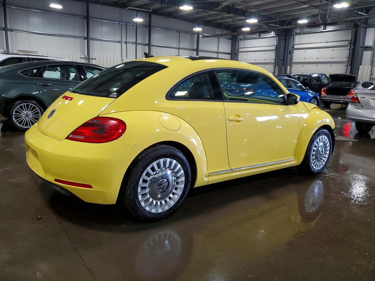 2015 VOLKSWAGEN BEETLE — фото 3