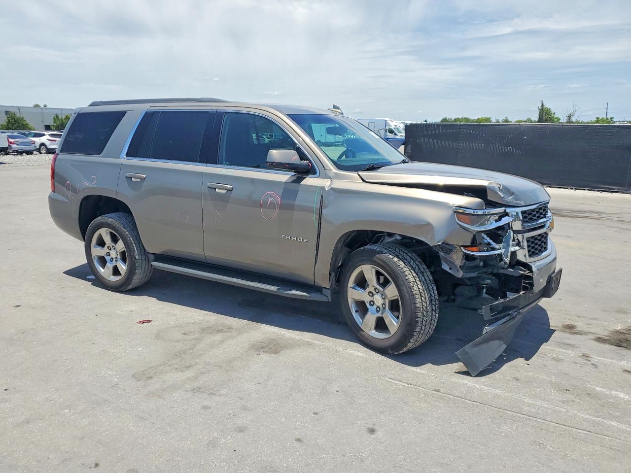 2017 CHEVROLET TAHOE — фото 4