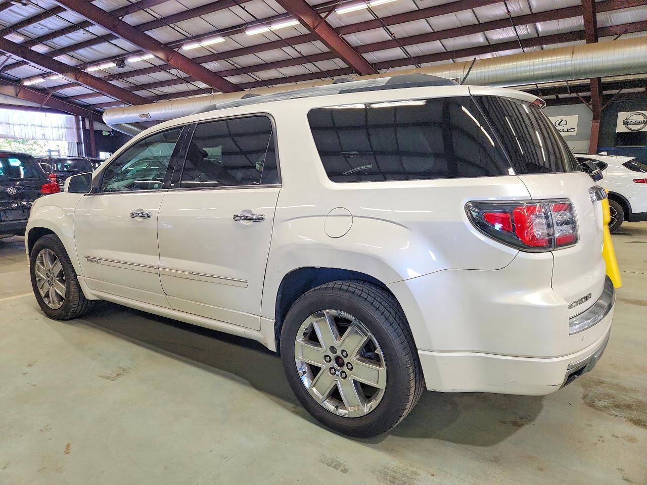 2015 GMC ACADIA — фото 2