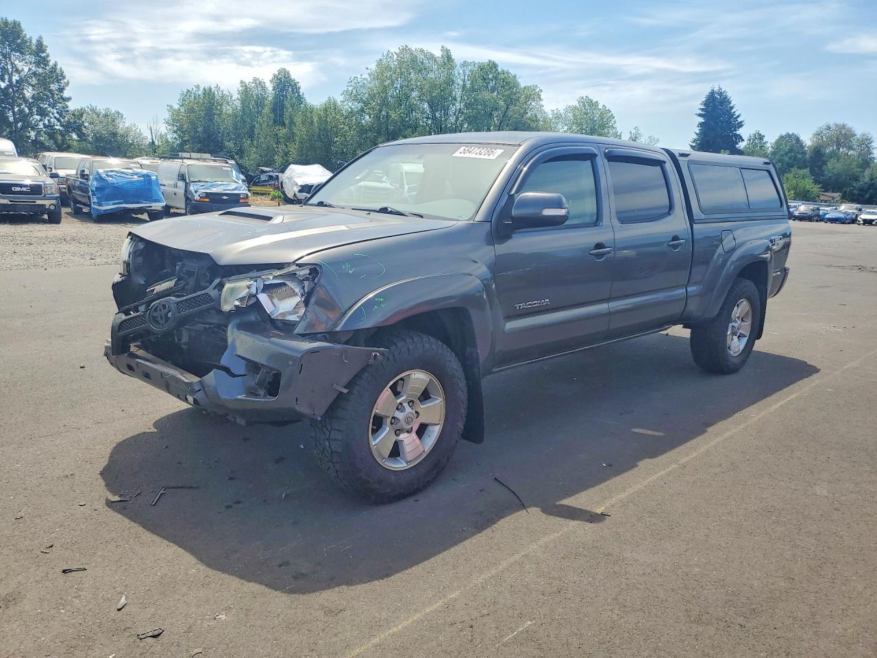 2015 TOYOTA TACOMA — фото 1
