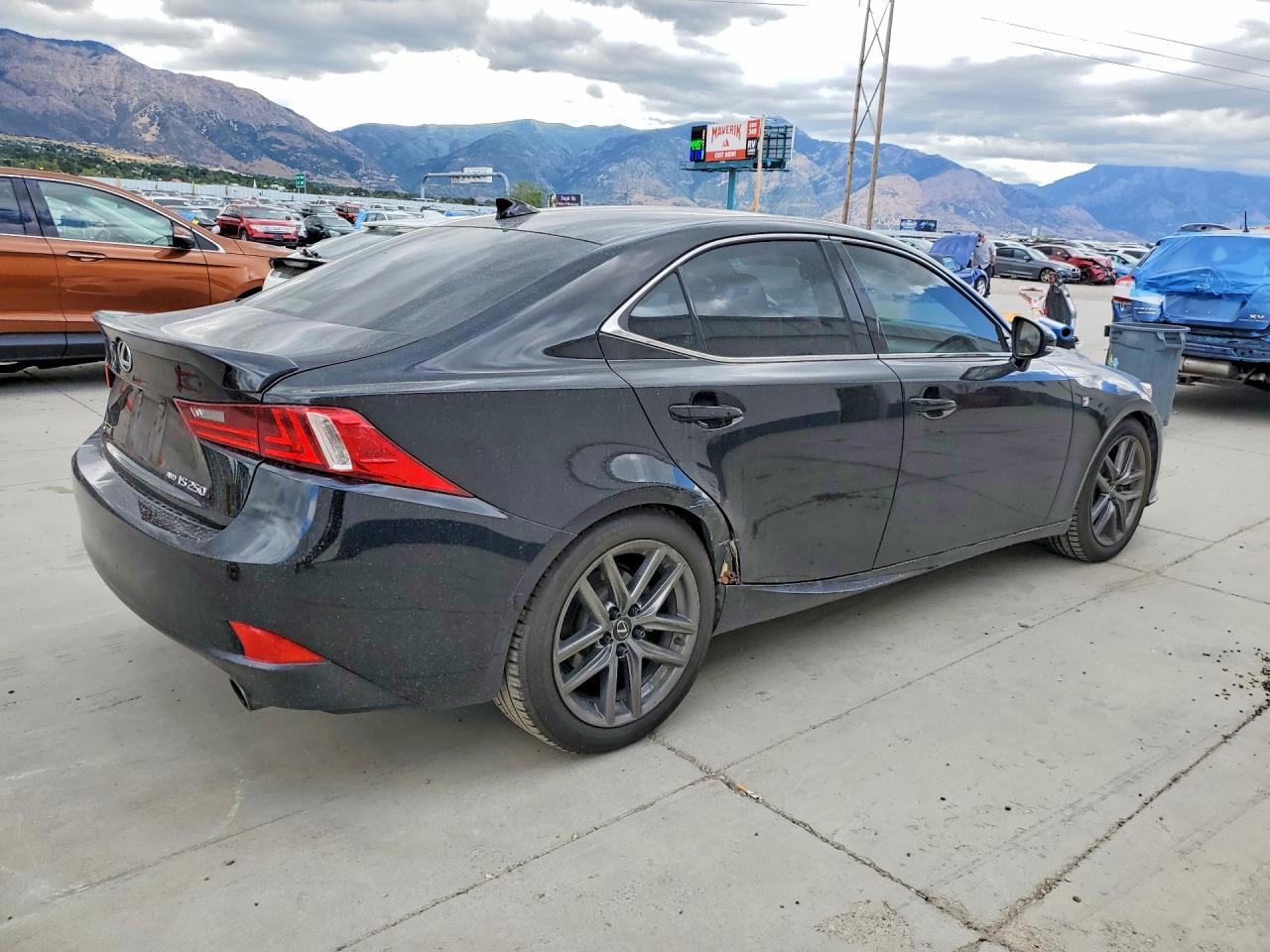 2015 LEXUS IS 250 — фото 3