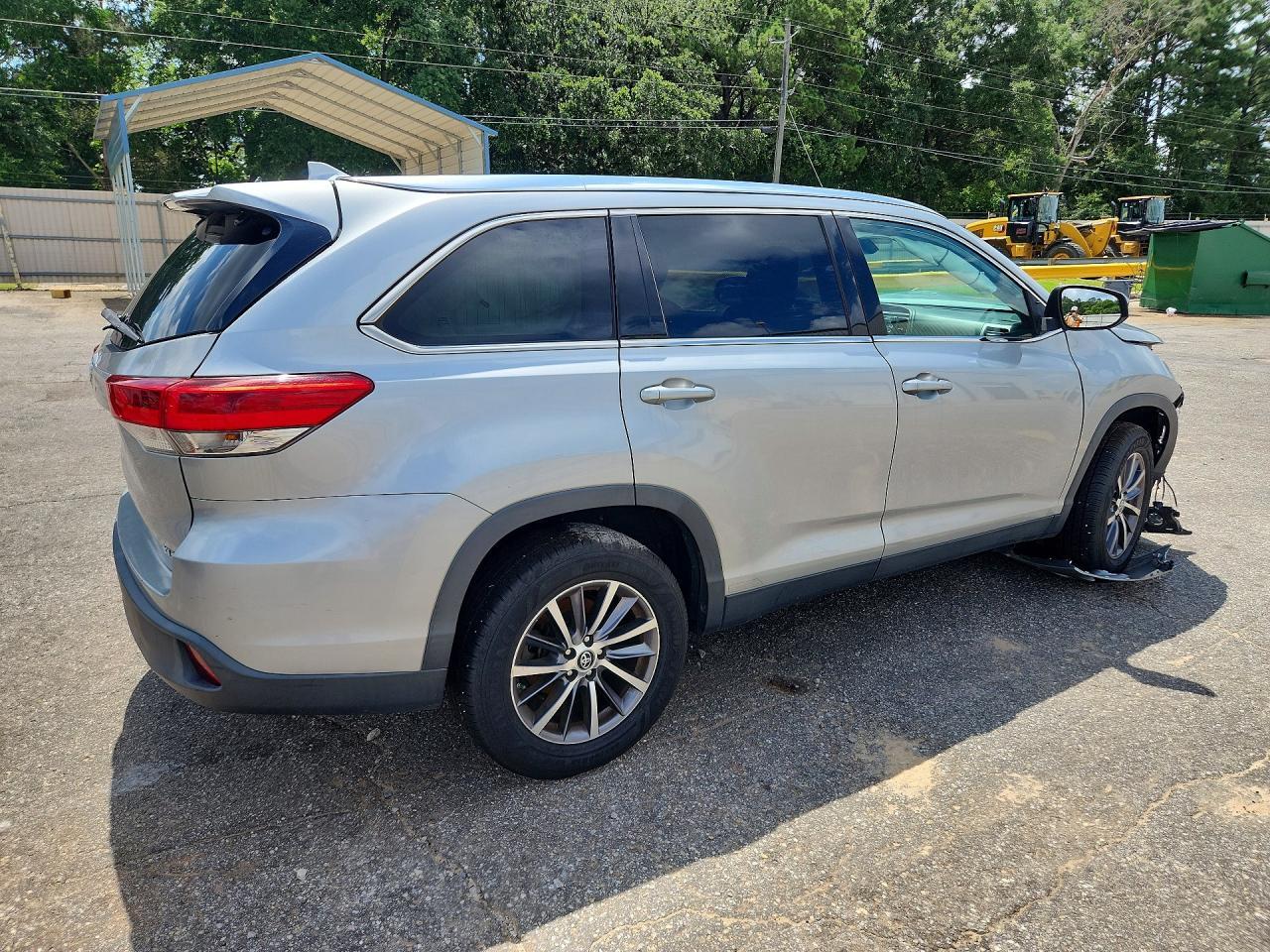 2019 TOYOTA HIGHLANDER — фото 3