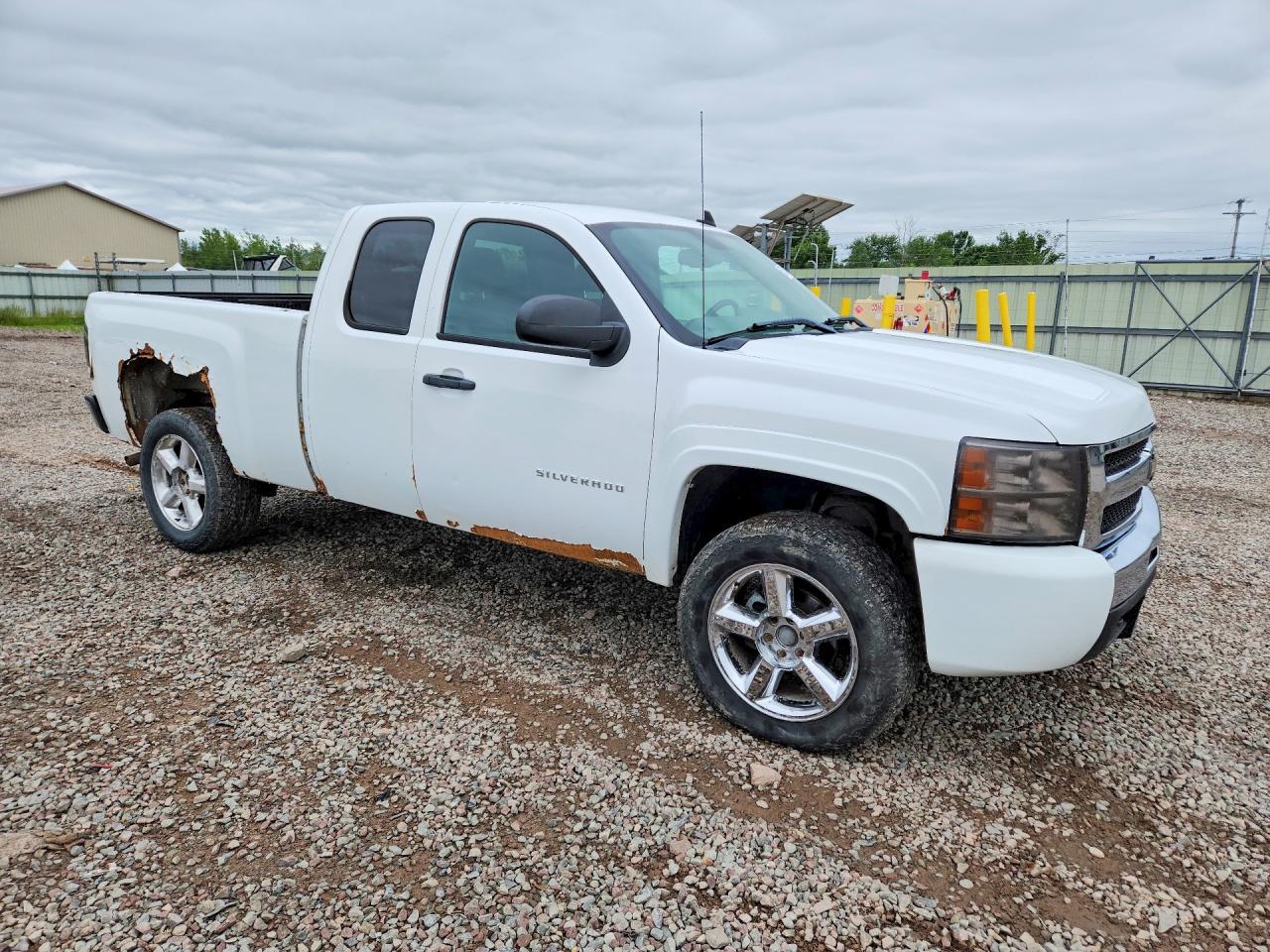 2011 CHEVROLET SILVERADO 1500 — фото 4