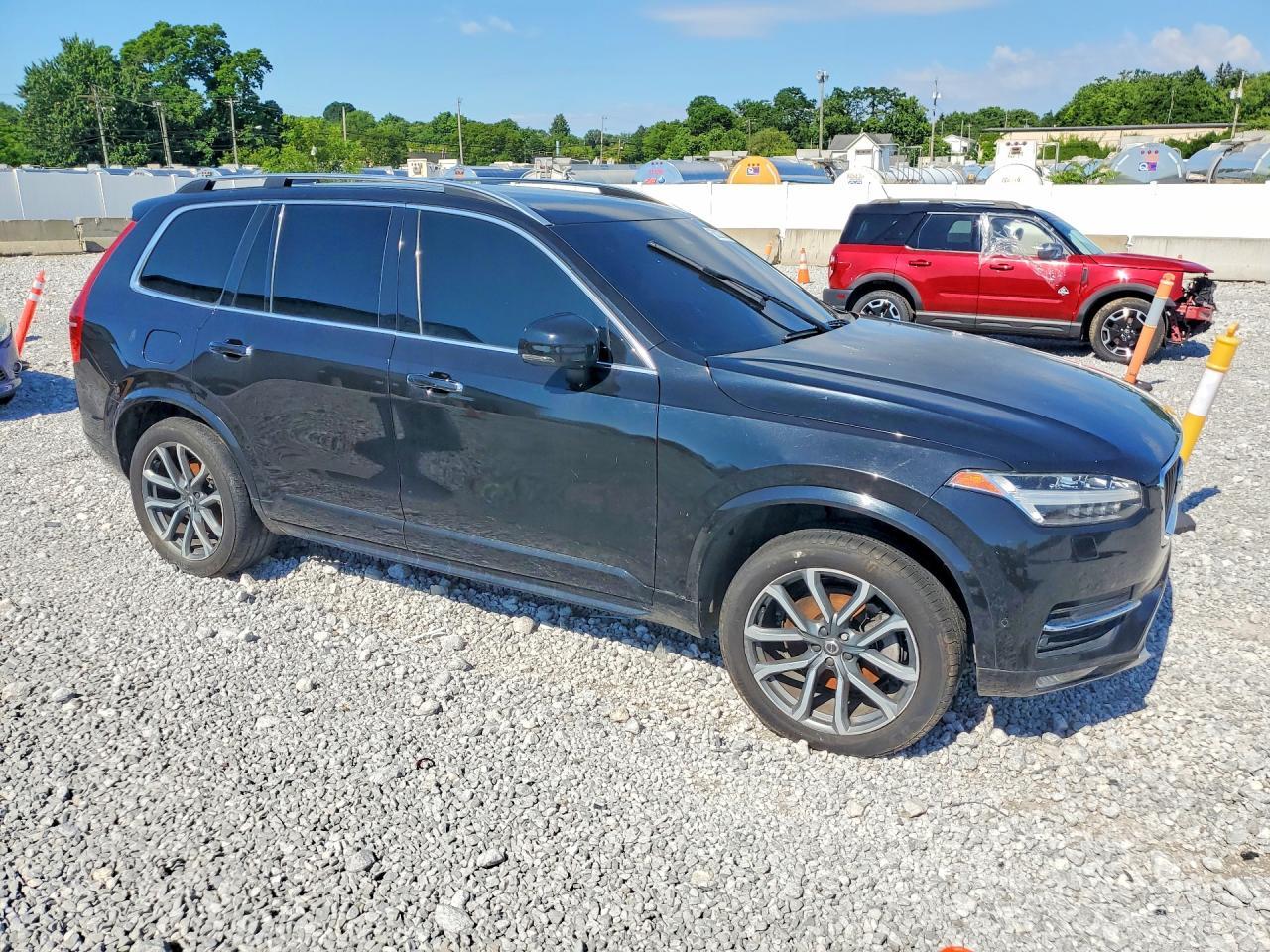 2017 VOLVO XC90 — фото 4