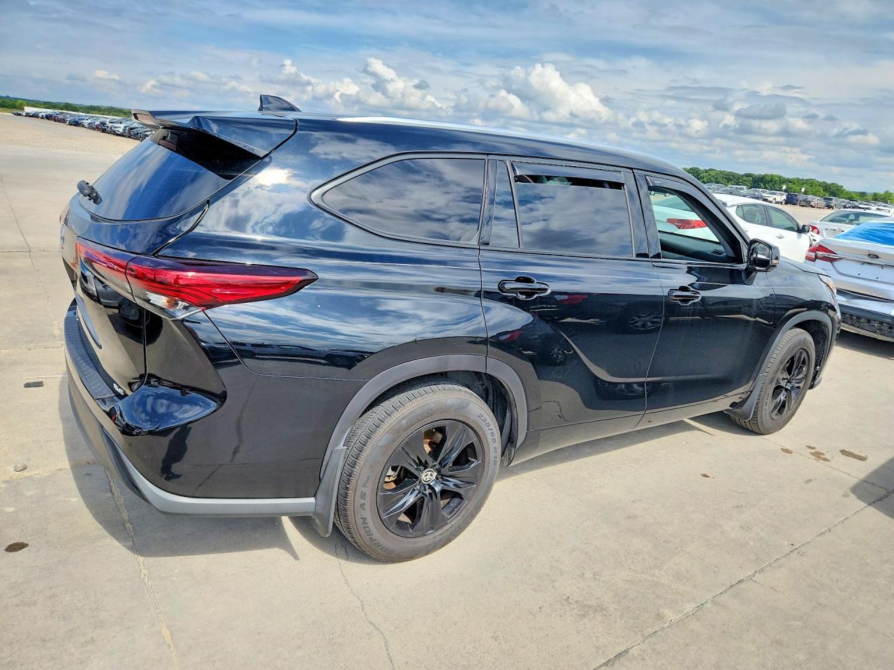 2020 TOYOTA HIGHLANDER — фото 3