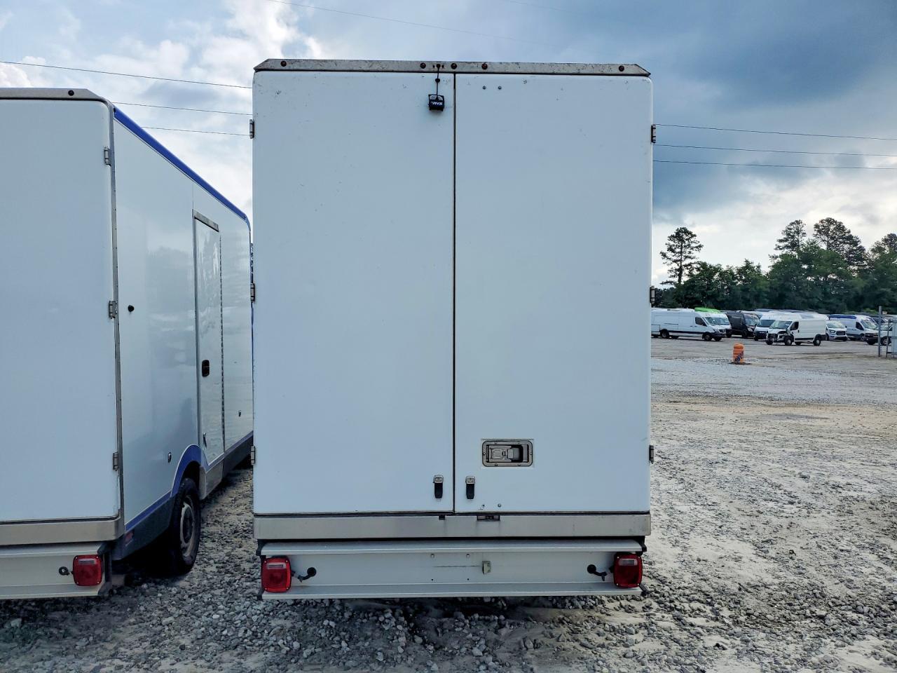 2024 FORD E-350 — фото 6