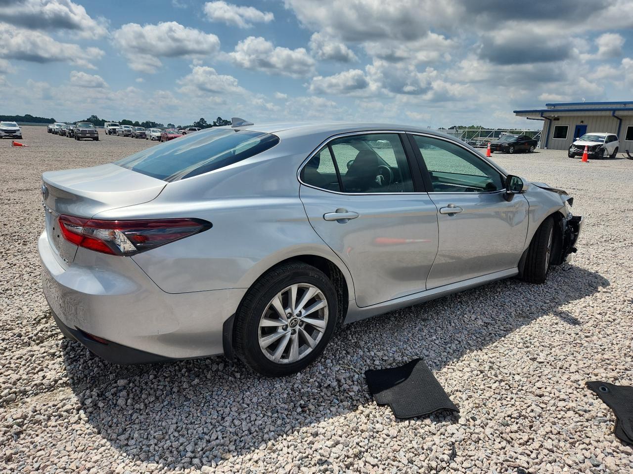 2021 TOYOTA CAMRY — фото 3