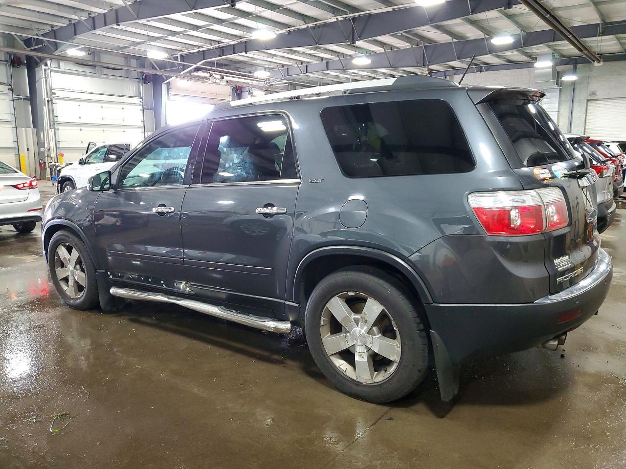 2011 GMC ACADIA — фото 2