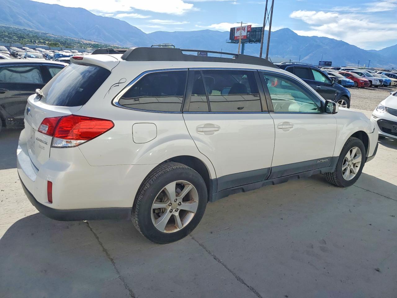 2013 SUBARU OUTBACK — фото 3