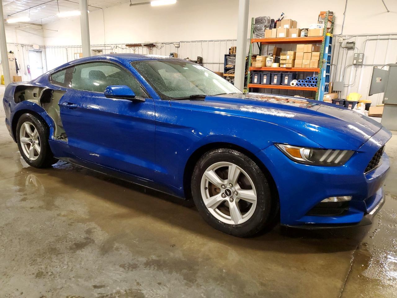 FORD MUSTANG