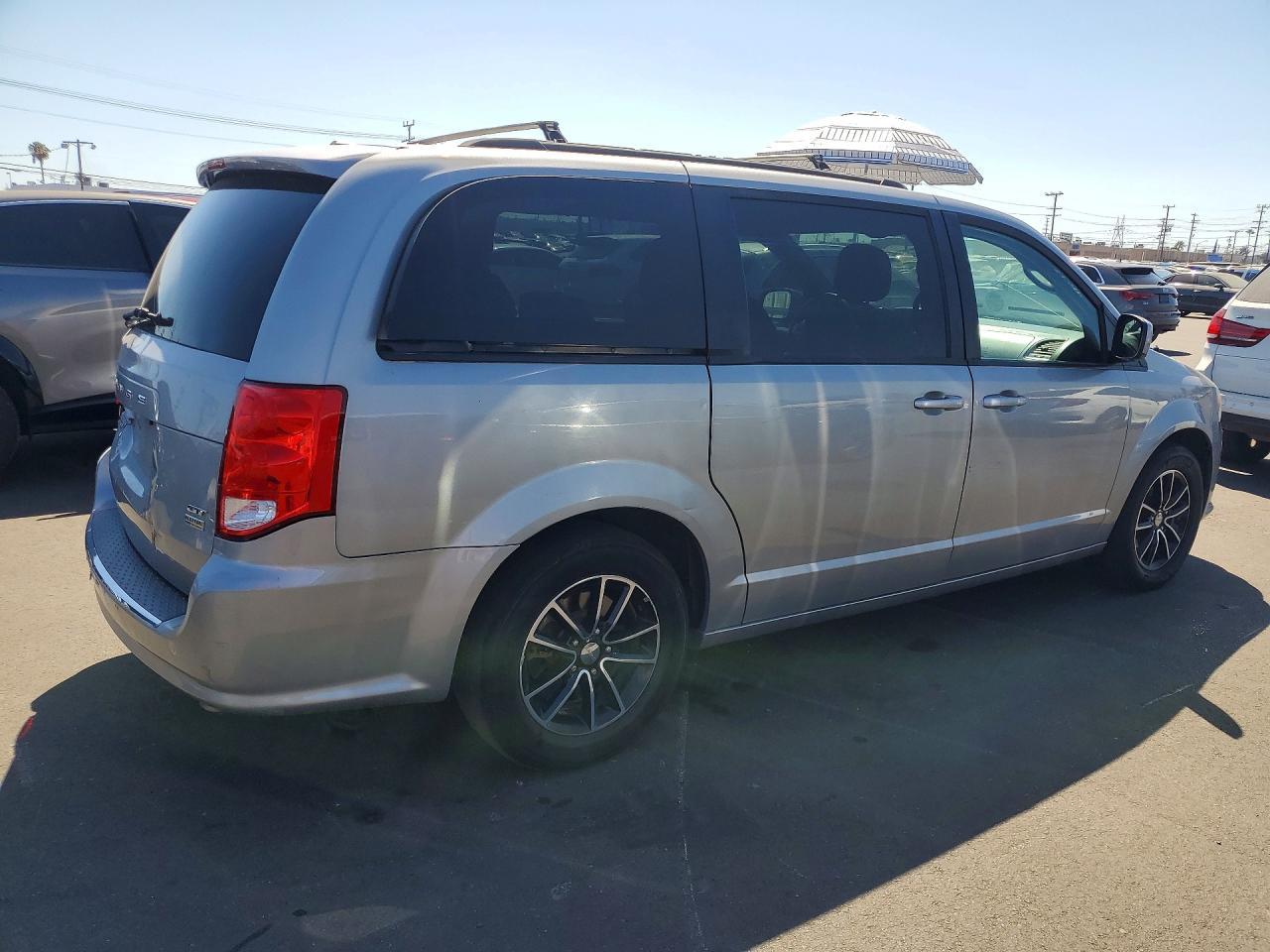 2018 DODGE GRAND CARAVAN — фото 3