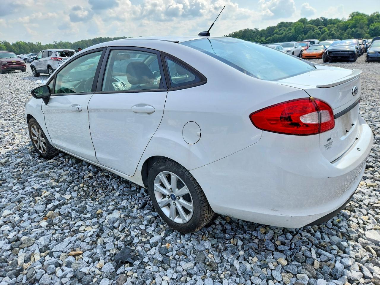 2013 FORD FIESTA — фото 2