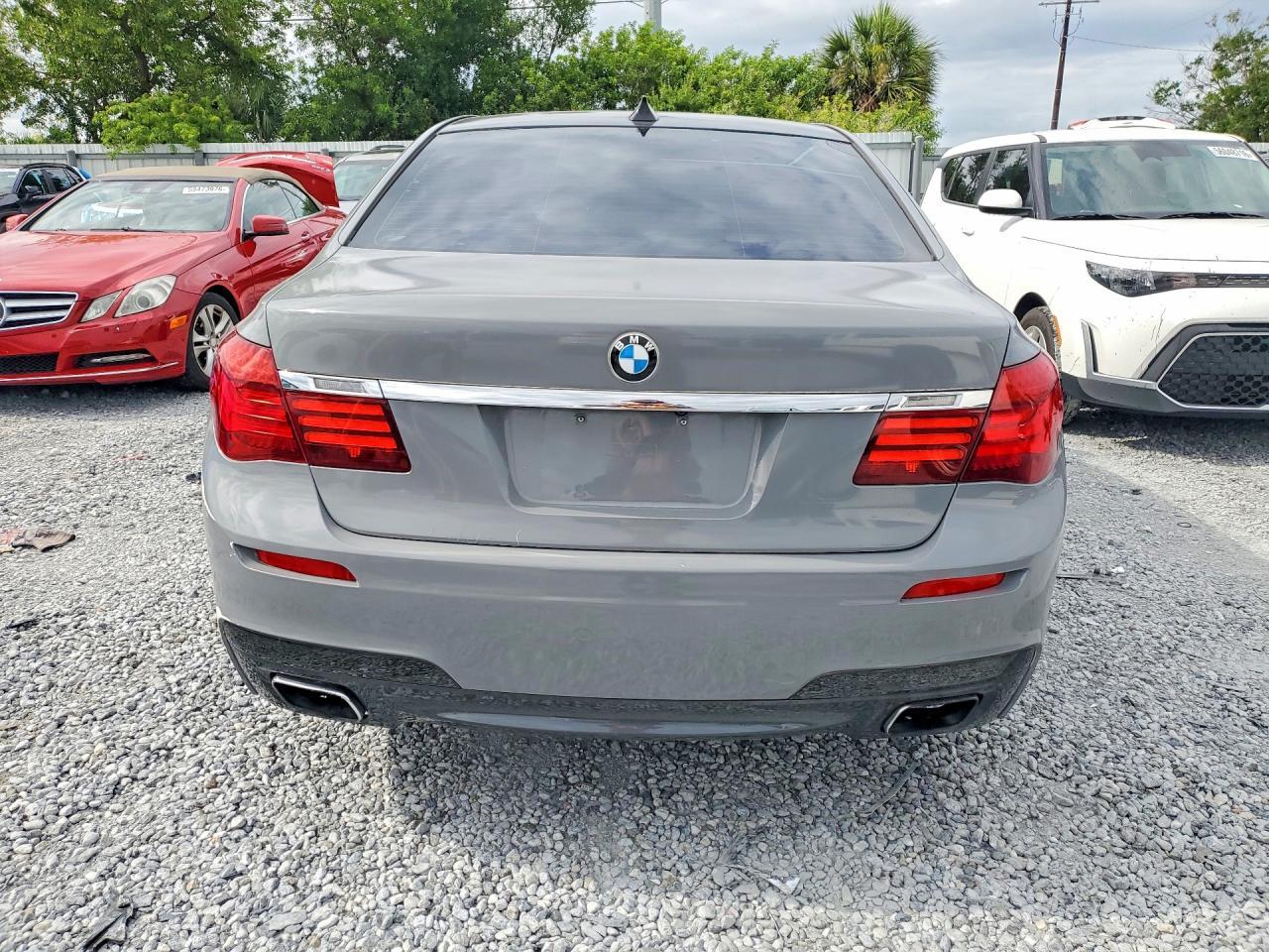 BMW 7 SERIES