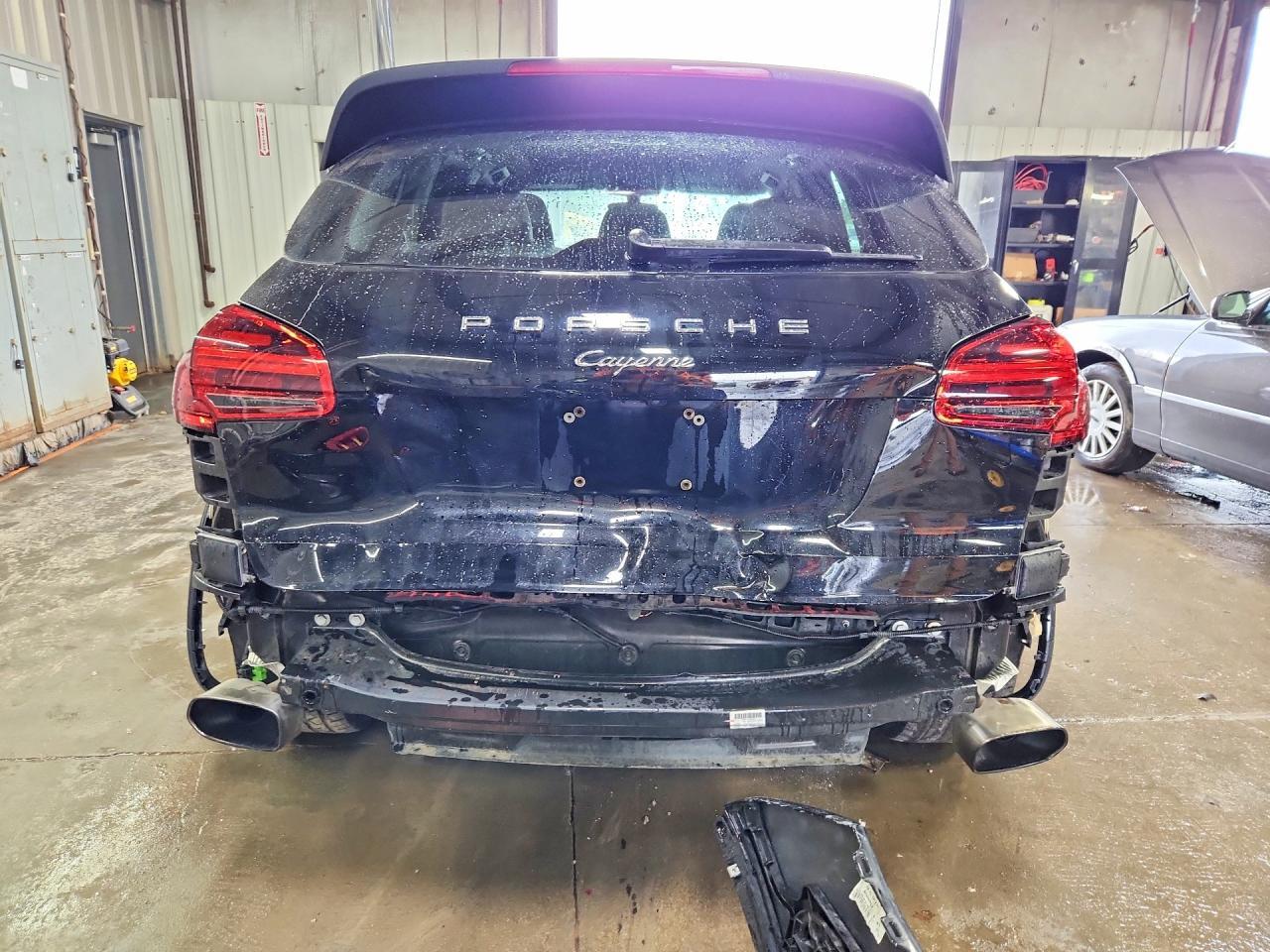 2017 PORSCHE CAYENNE — фото 6
