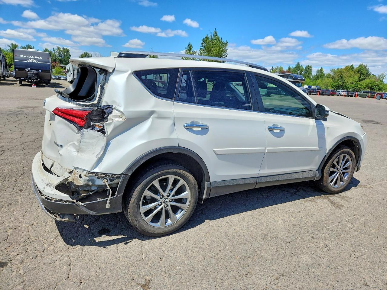 2018 TOYOTA RAV4 — фото 3