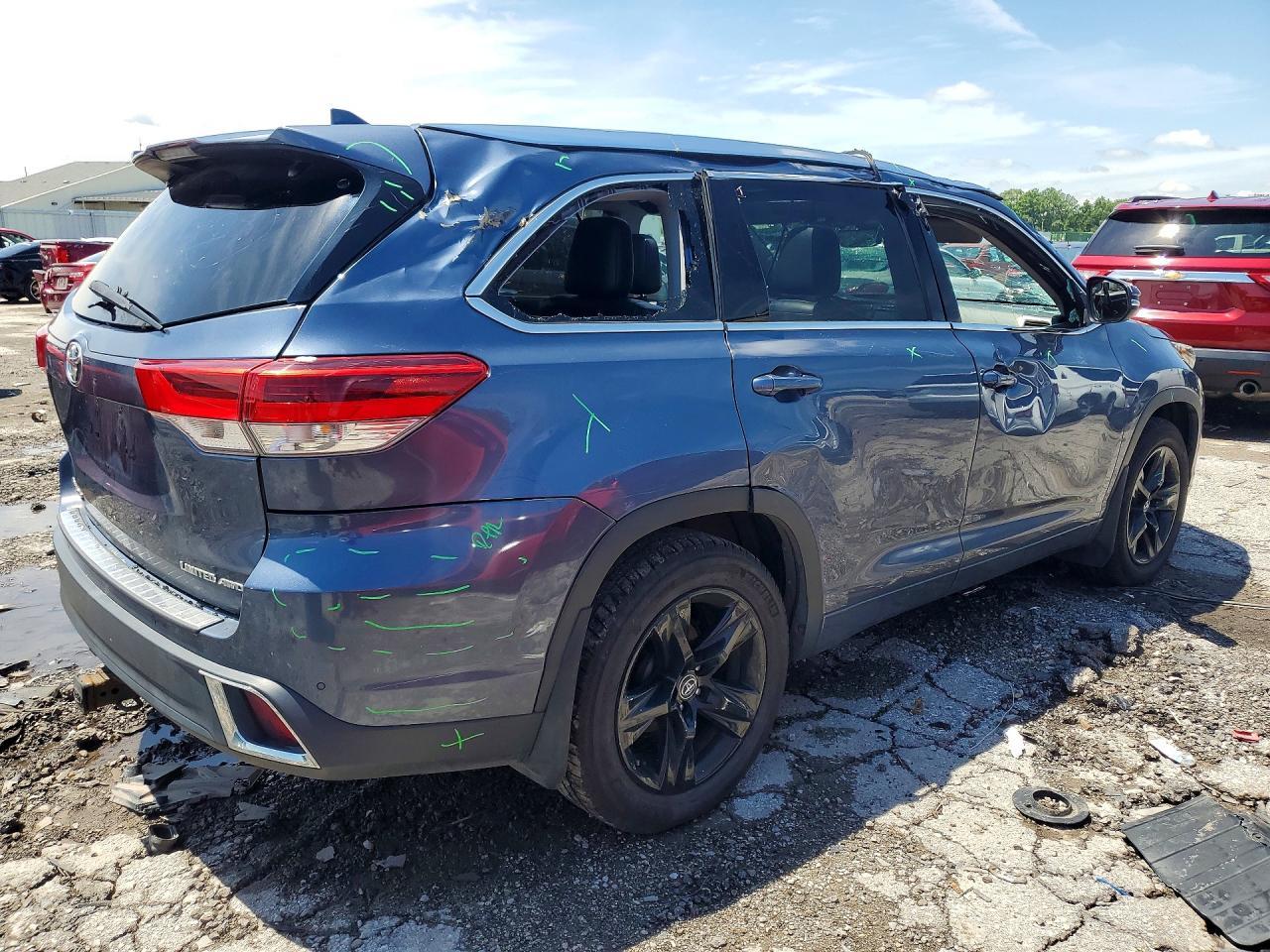 2018 TOYOTA HIGHLANDER — фото 3