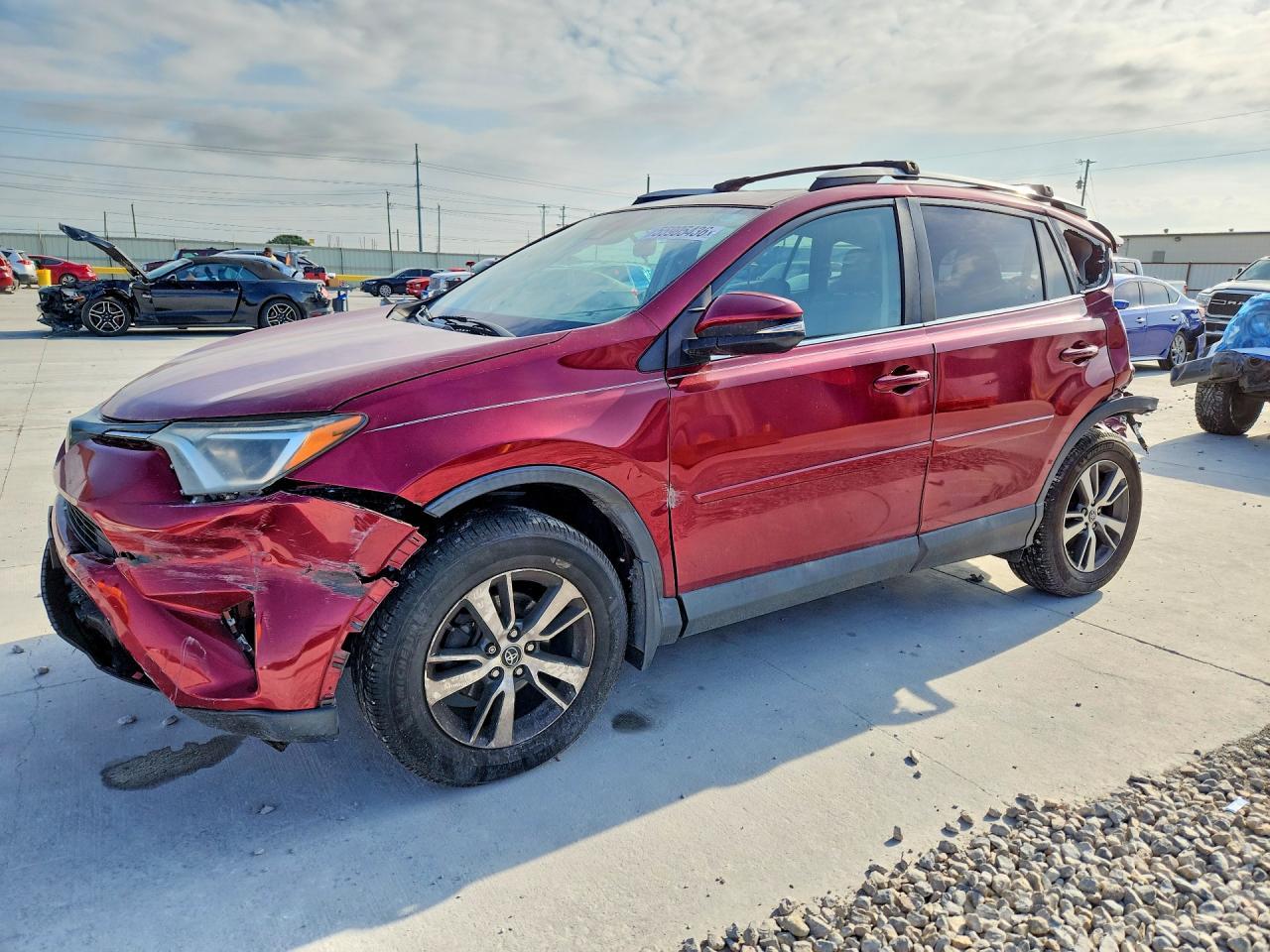 2018 TOYOTA RAV4 — фото 1