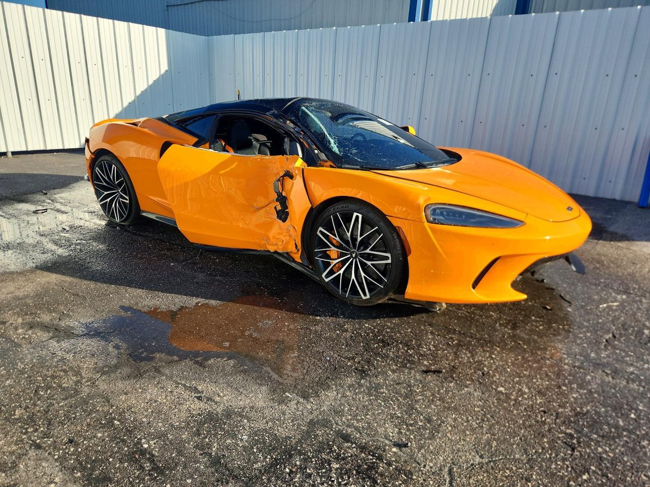 MCLAREN GT