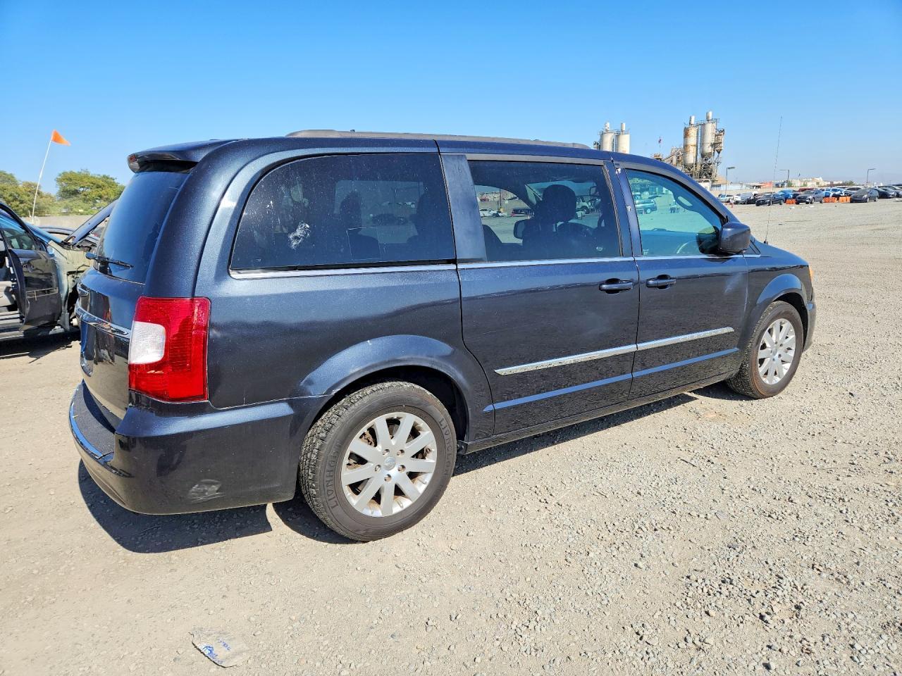 CHRYSLER TOWN & COUNTRY