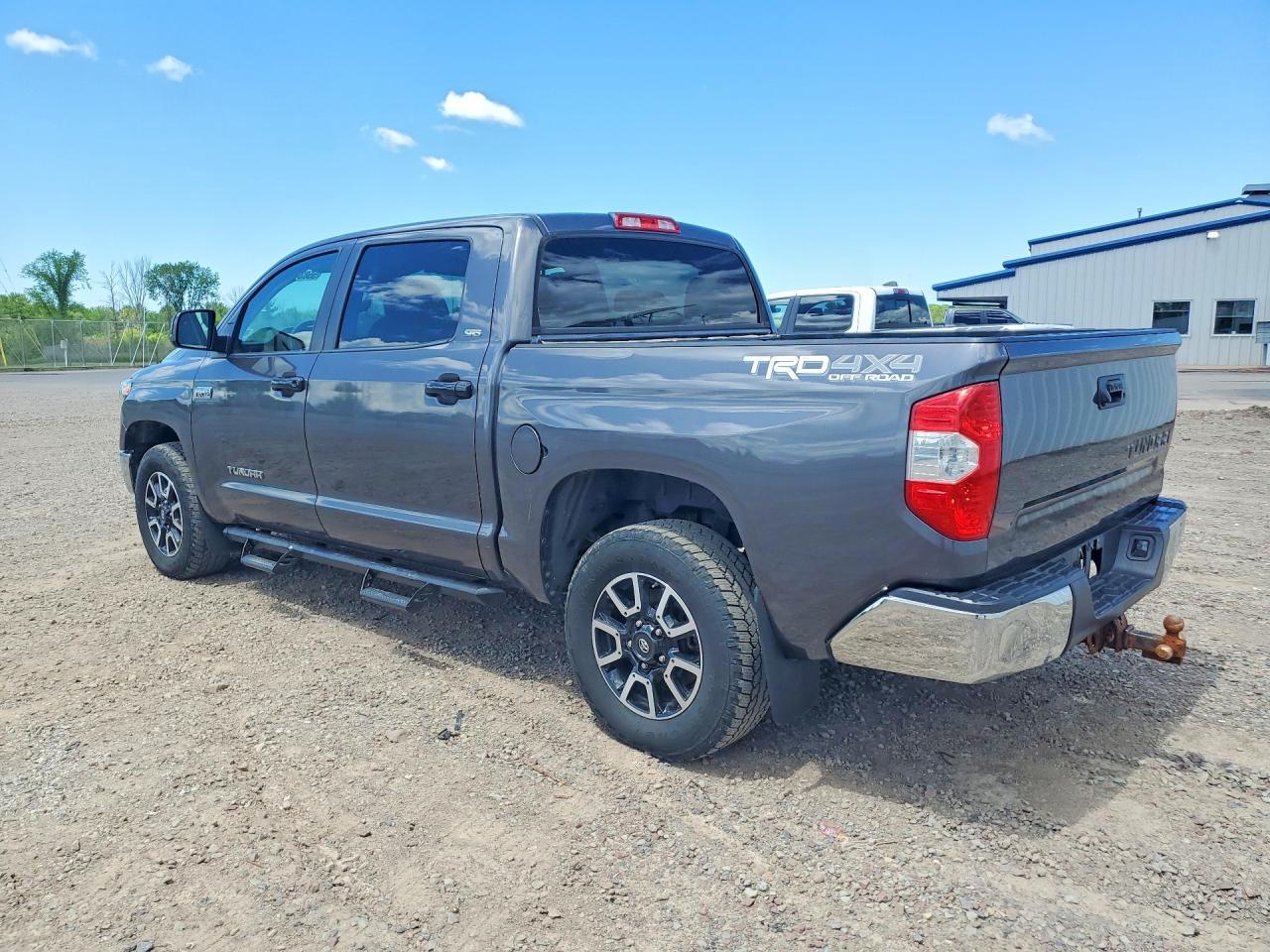 2018 TOYOTA TUNDRA — фото 2