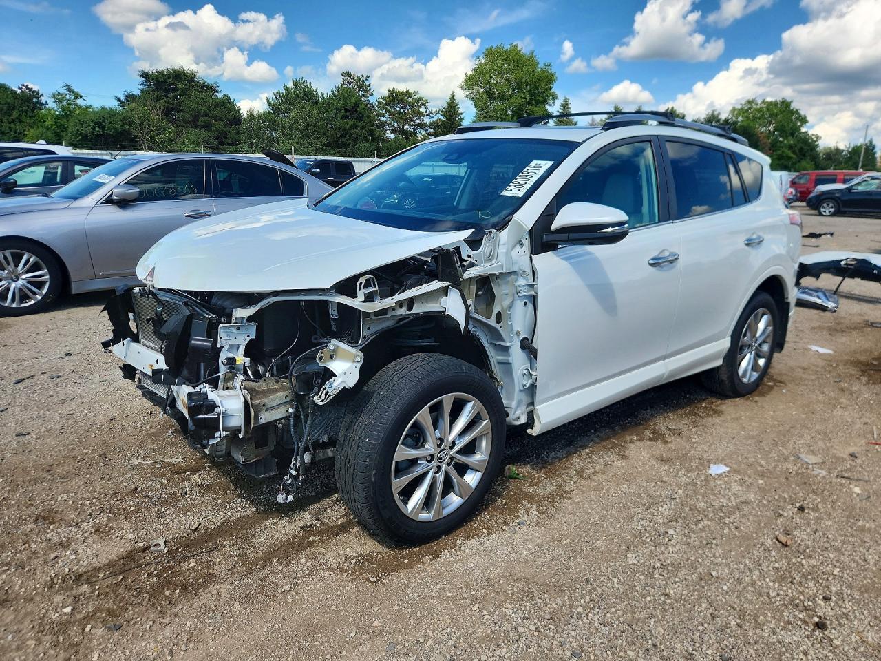 2017 TOYOTA RAV4 — фото 1