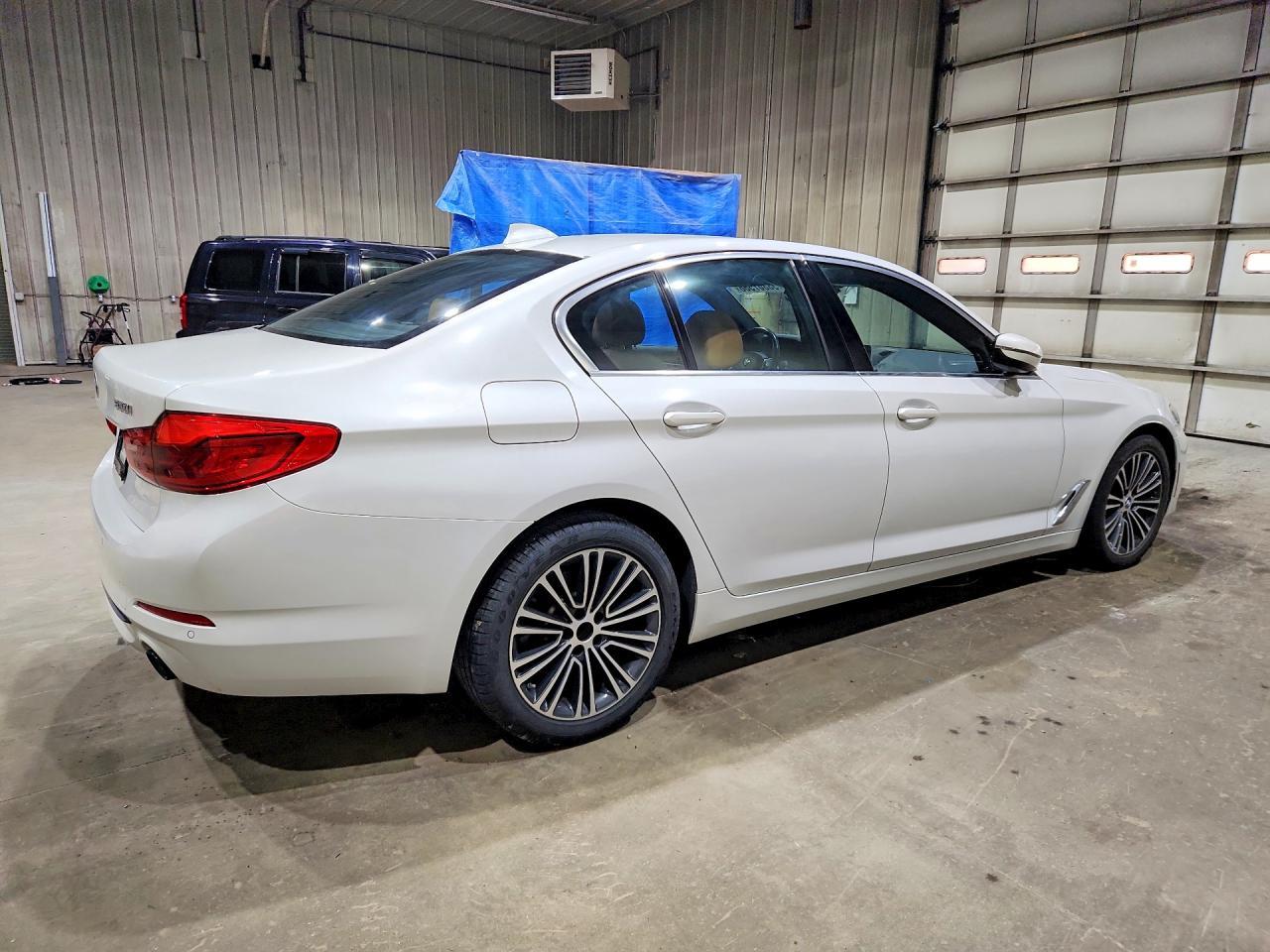 2020 BMW 5 SERIES — фото 3