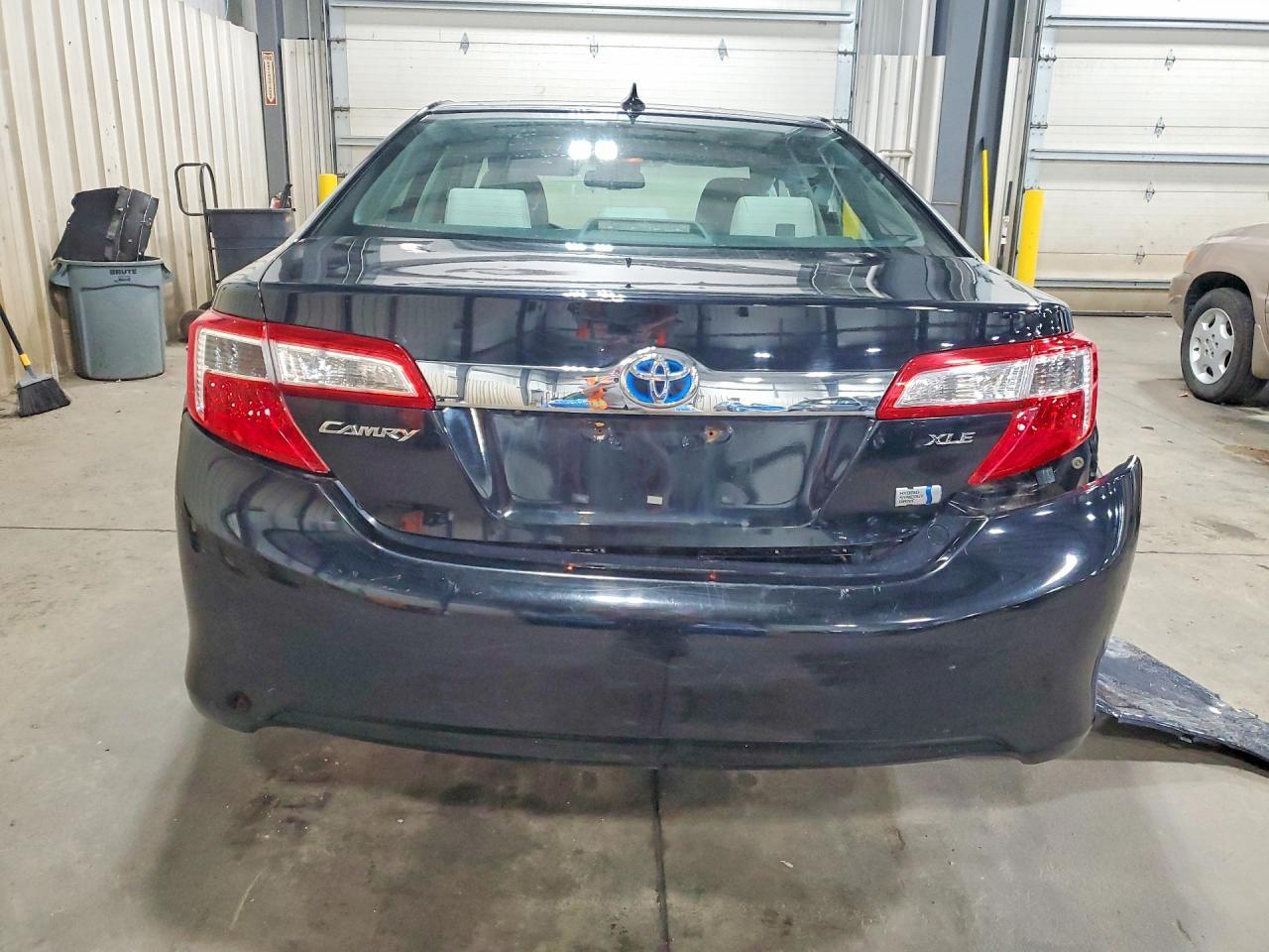 2013 TOYOTA CAMRY HYBRID — фото 6