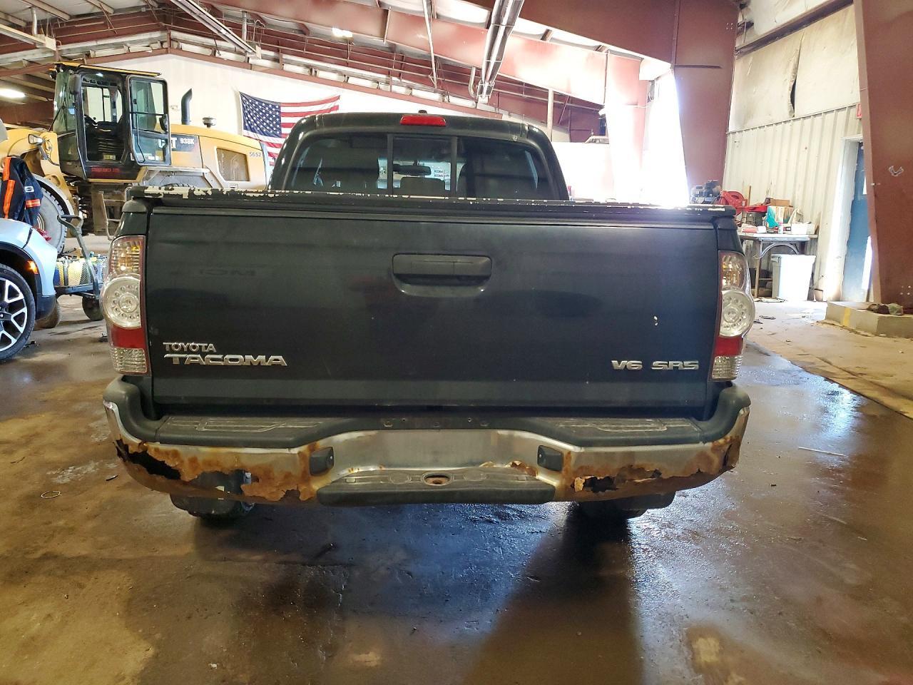 TOYOTA TACOMA