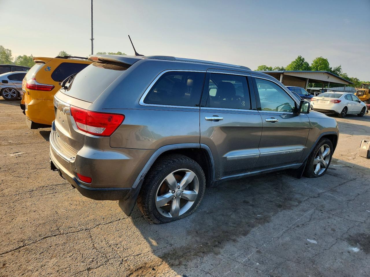 2011 JEEP GRAND CHEROKEE — фото 3
