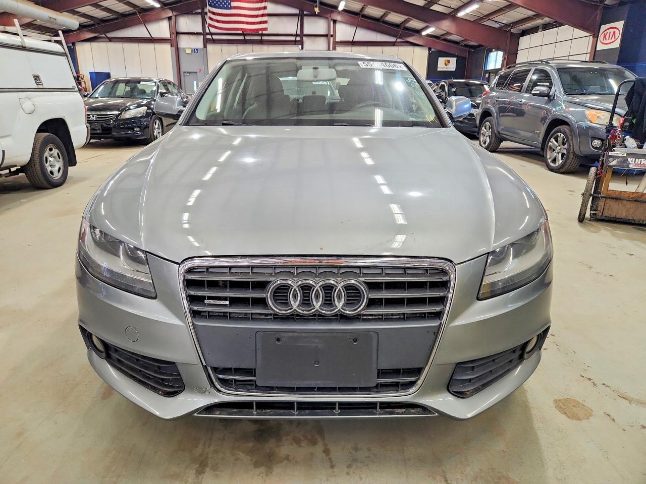 2010 AUDI A4 — фото 5