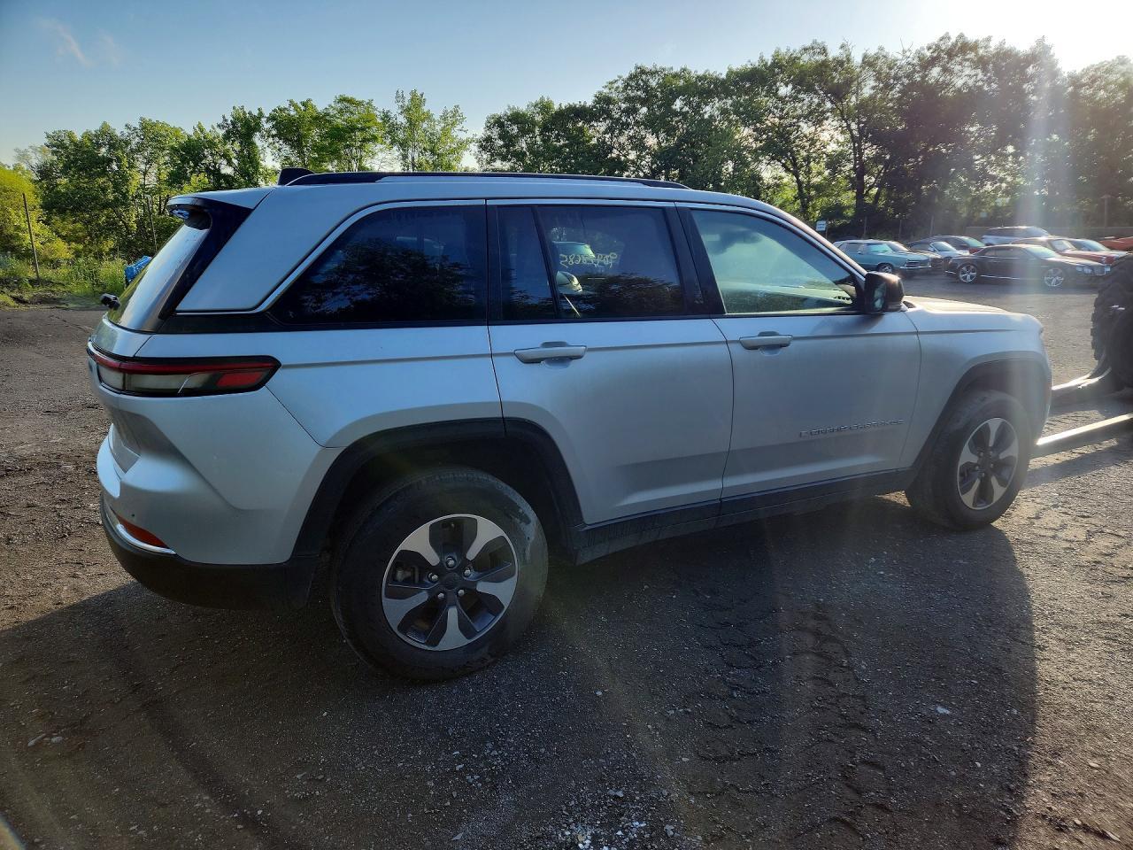 2023 JEEP GRAND CHEROKEE — фото 3